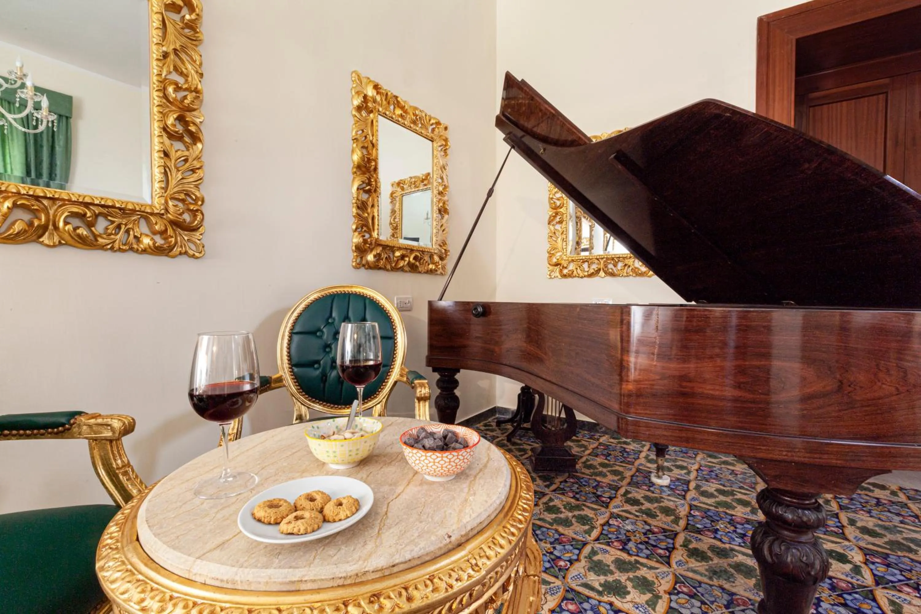 Restaurant/places to eat in Relais Antica Napoli