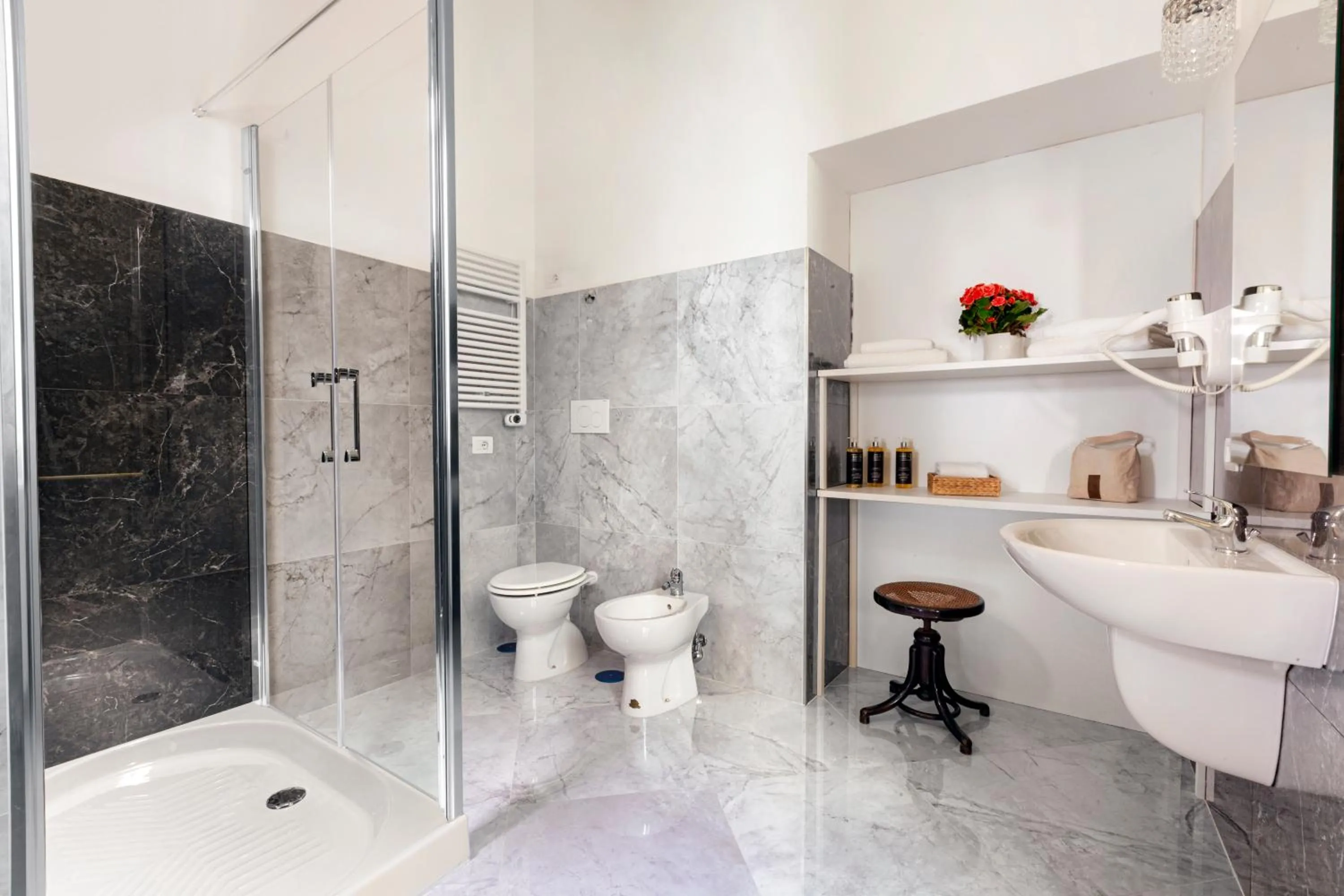 Shower in Relais Antica Napoli