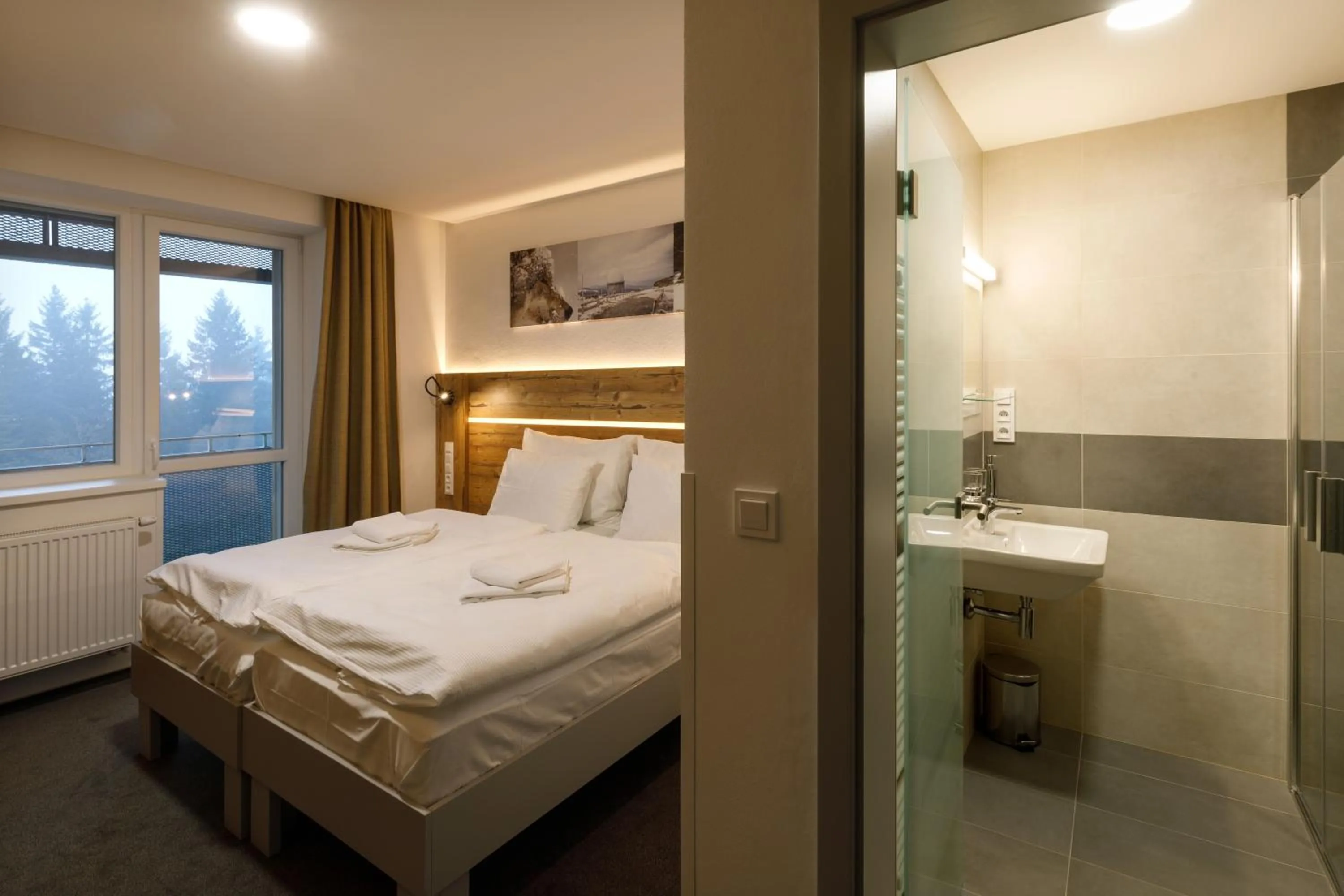 Bedroom, Bed in Sporthotel Olympia