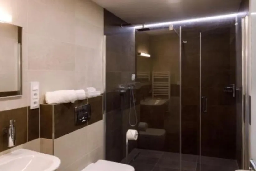 Shower in Sporthotel Olympia