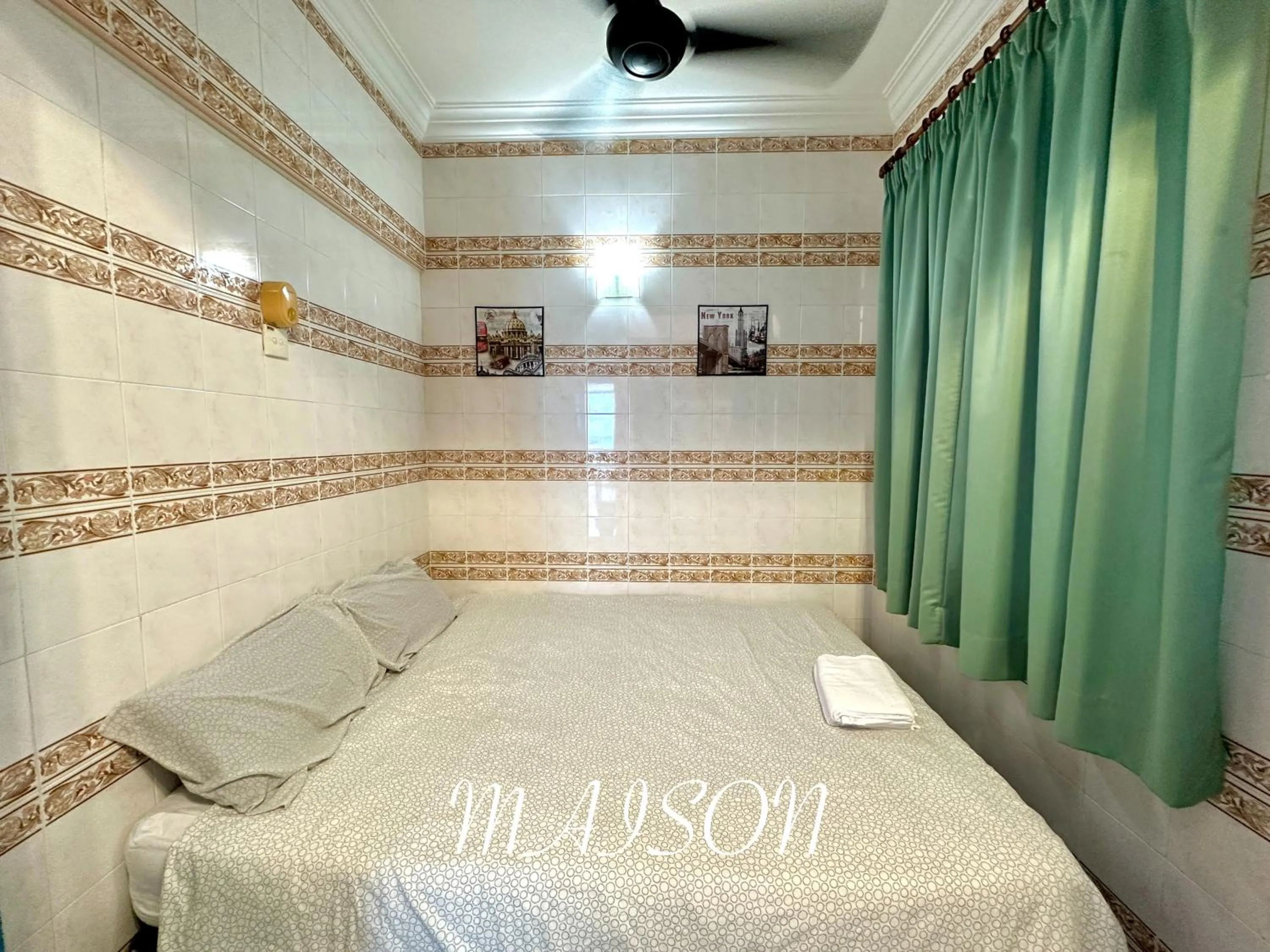 Photo of the whole room, Bed in Maison Seaview Suites Port Dickson
