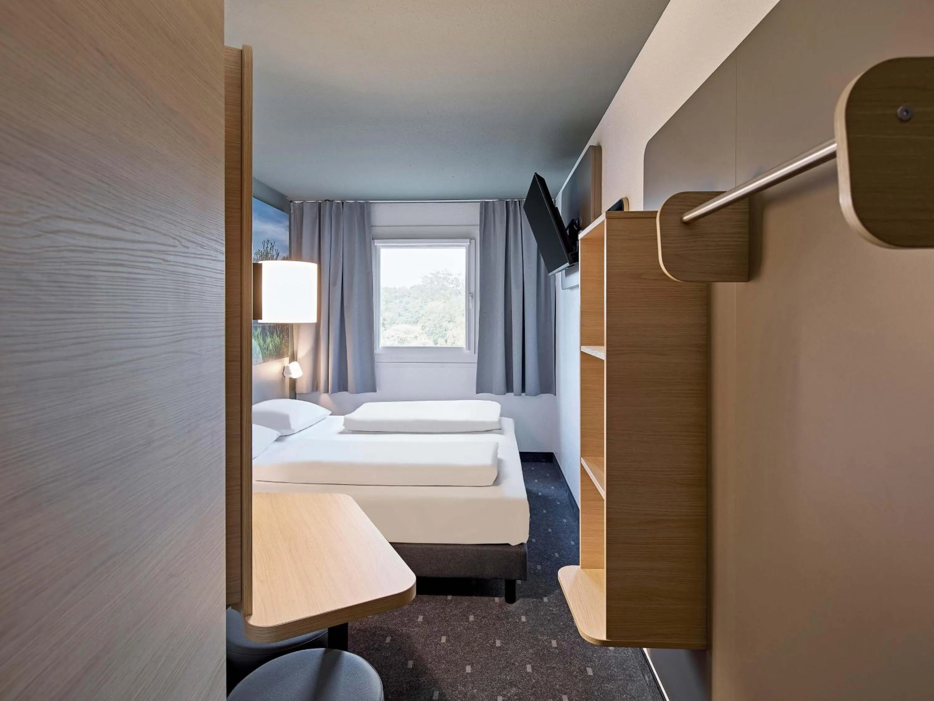 Photo of the whole room, Bed in B&B HOTEL Köln-Porz