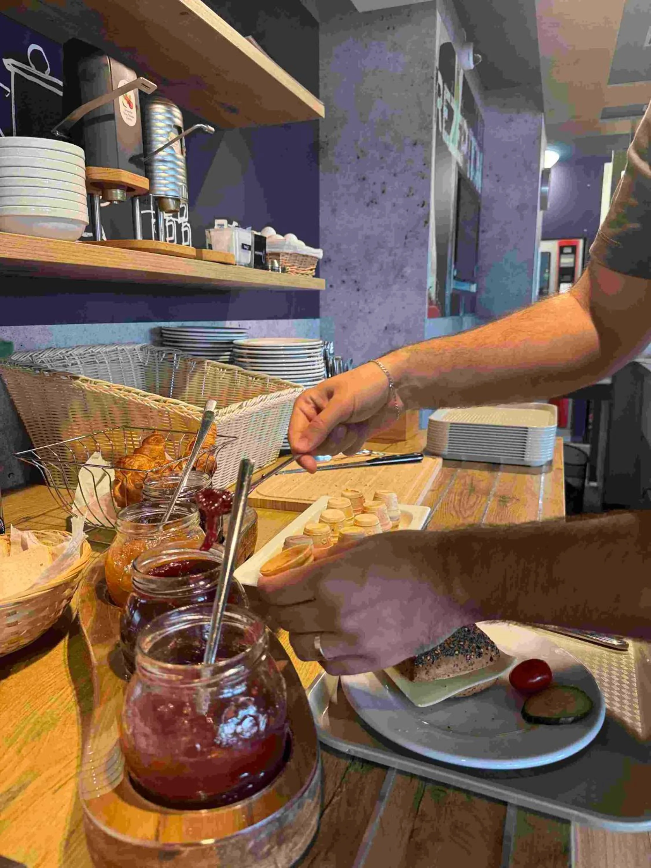 Breakfast in Hotel Stay Inn Köln Leverkusen City