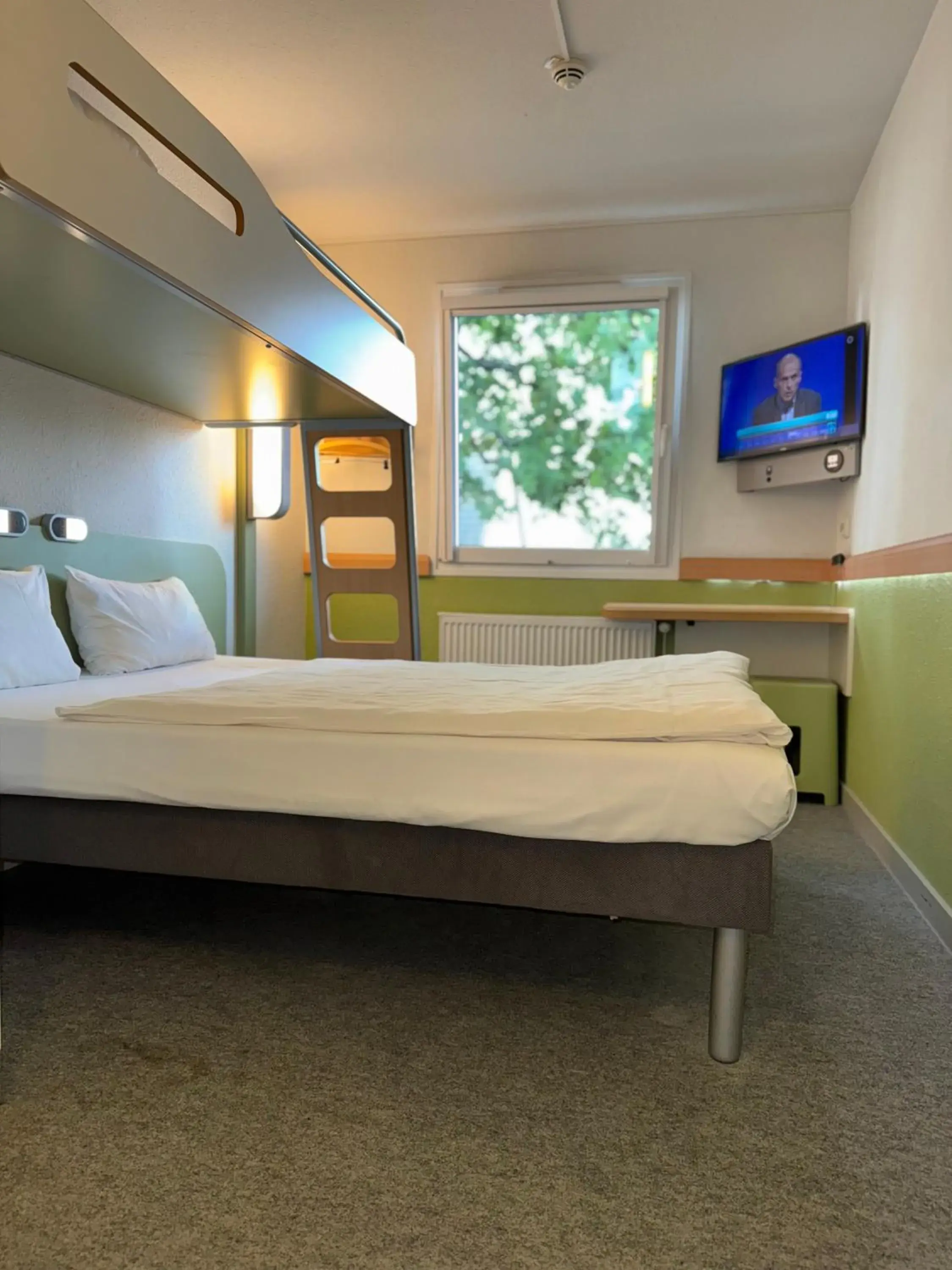 Doppelzimmer mit 1 Etagenbett in Hotel Stay Inn Köln Leverkusen City Doppelzimmer mit 1 Etagenbett in Hotel Stay Inn Köln Leverkusen City