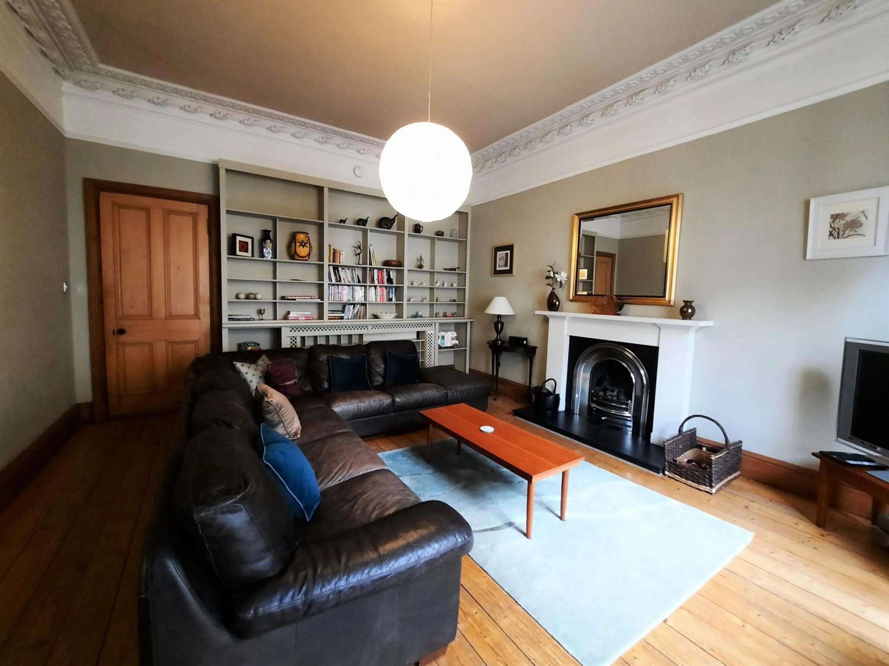 Living room in Cornwall Street - 297