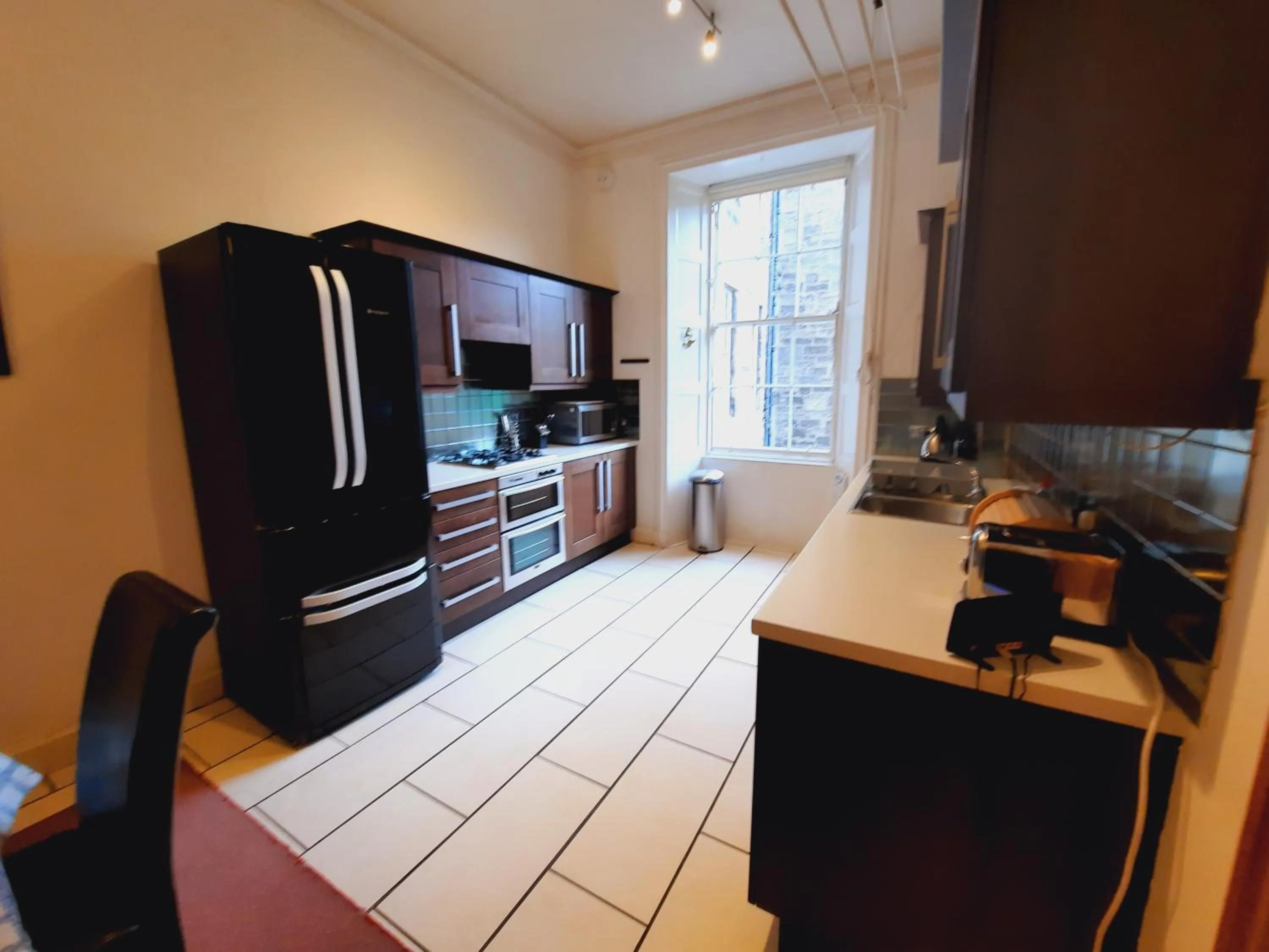 Kitchen or kitchenette in Cornwall Street - 297