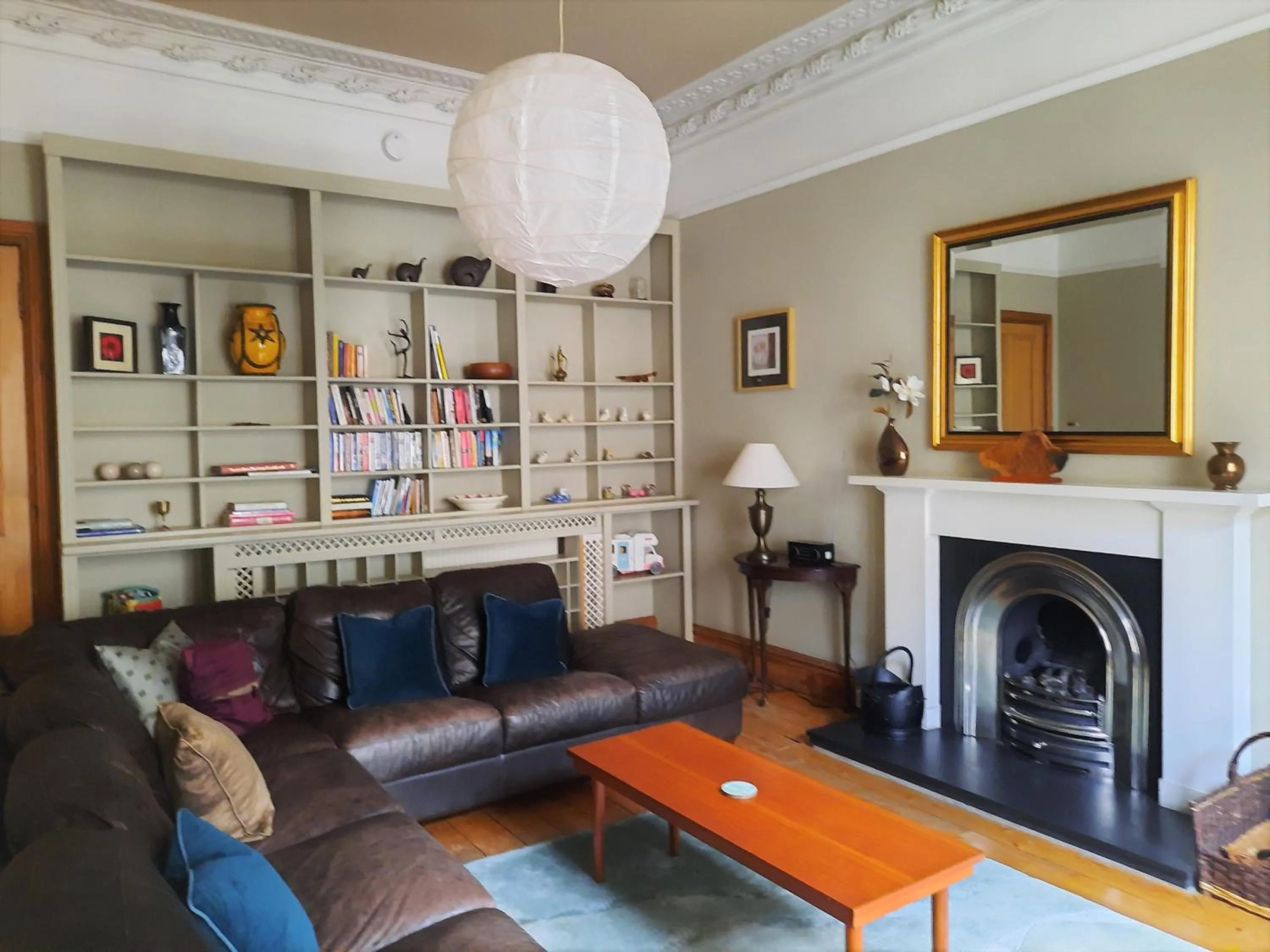 Living room in Cornwall Street - 297