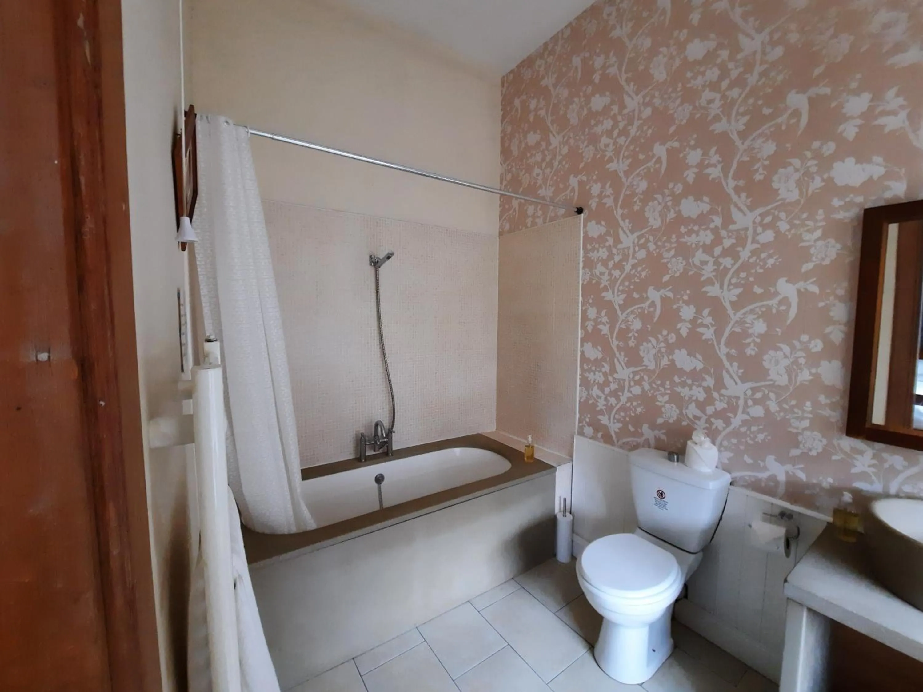 Bathroom in Cornwall Street - 297