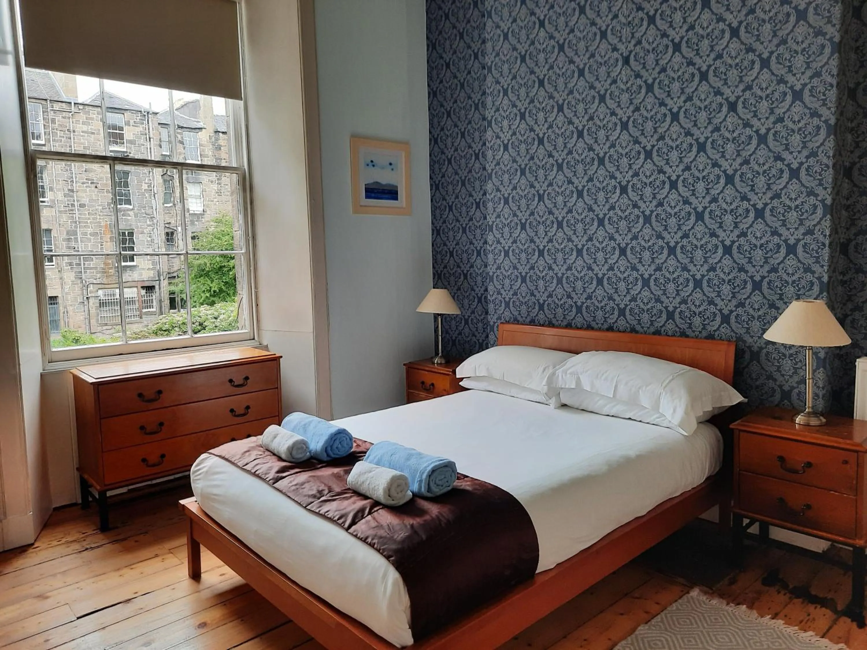 Bed in Cornwall Street - 297
