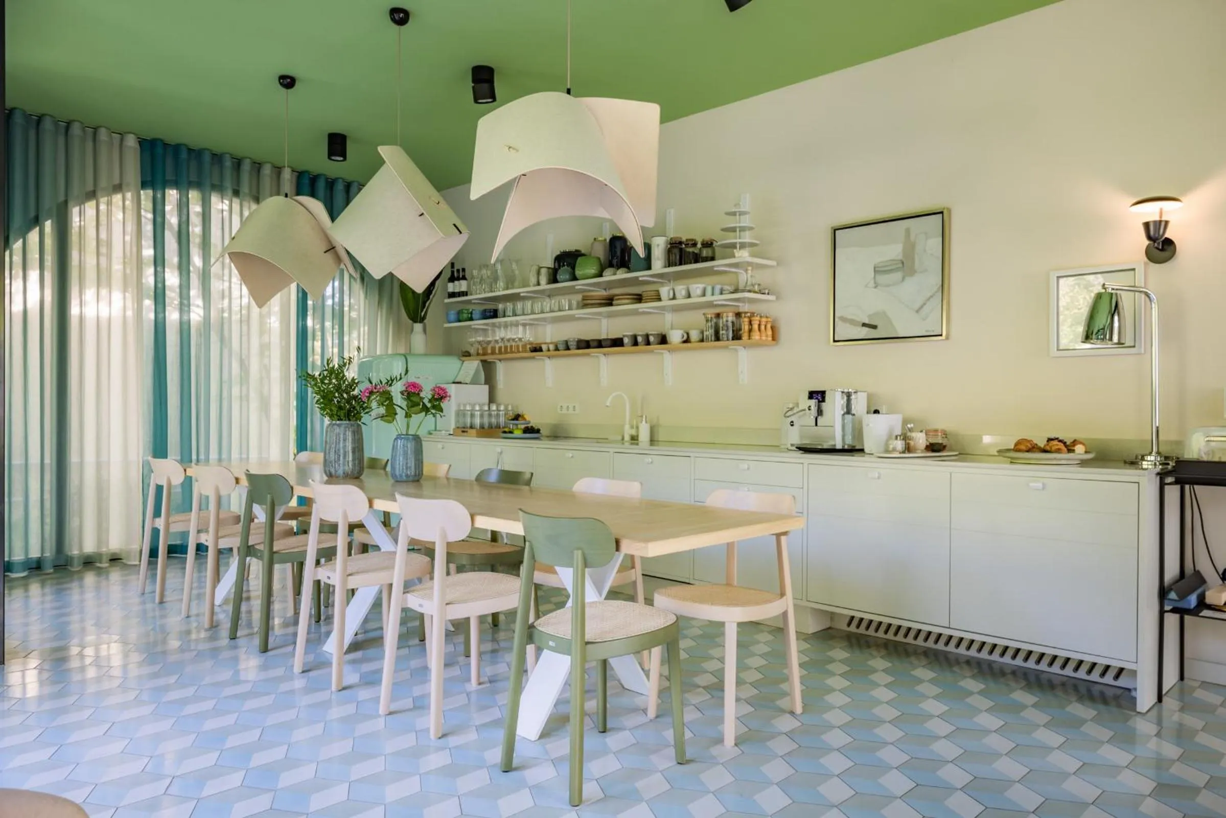 Restaurant/places to eat in Bagatelle Gardenhouse