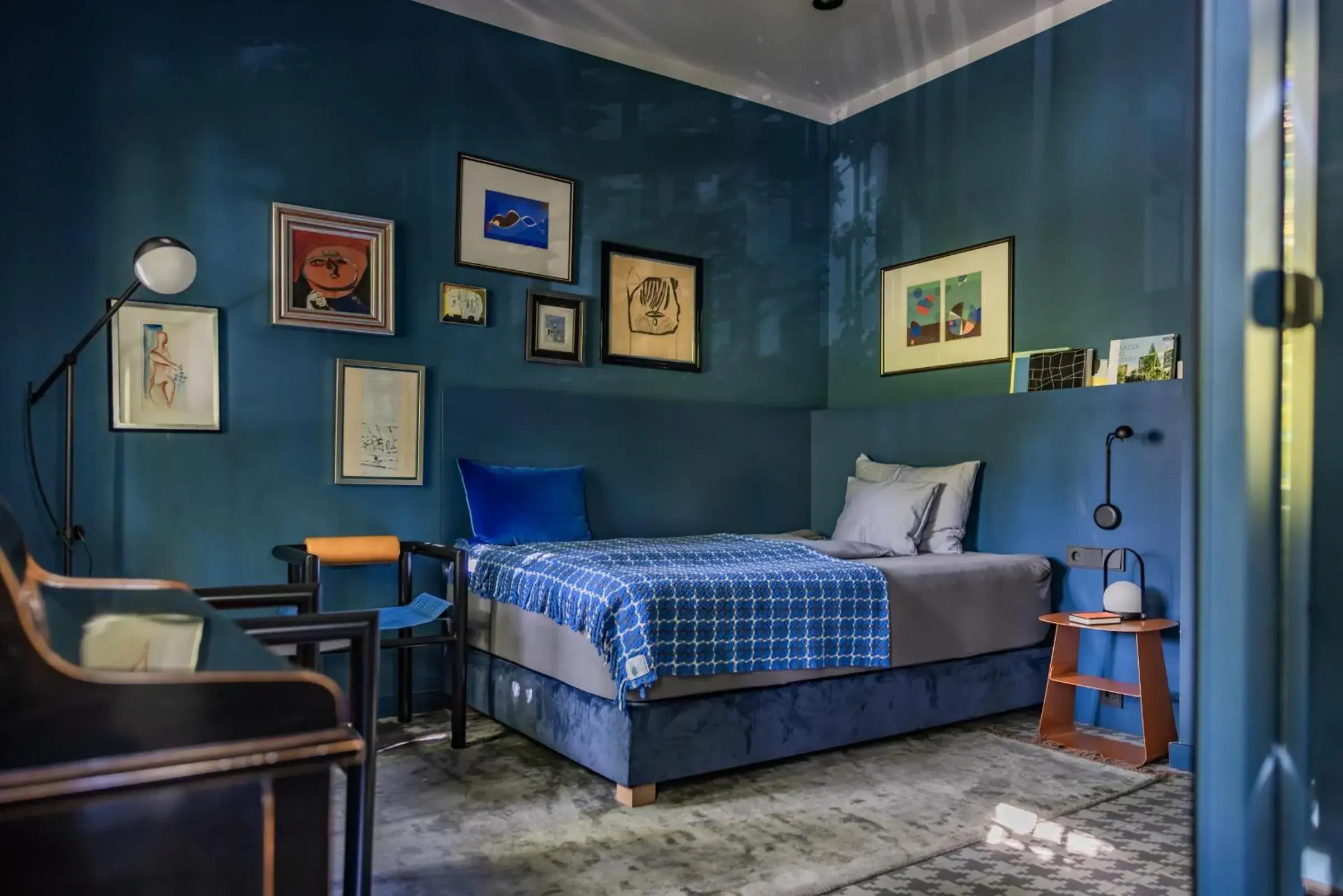 Deluxe Queen Room in Bagatelle Gardenhouse Deluxe Queen Room in Bagatelle Gardenhouse