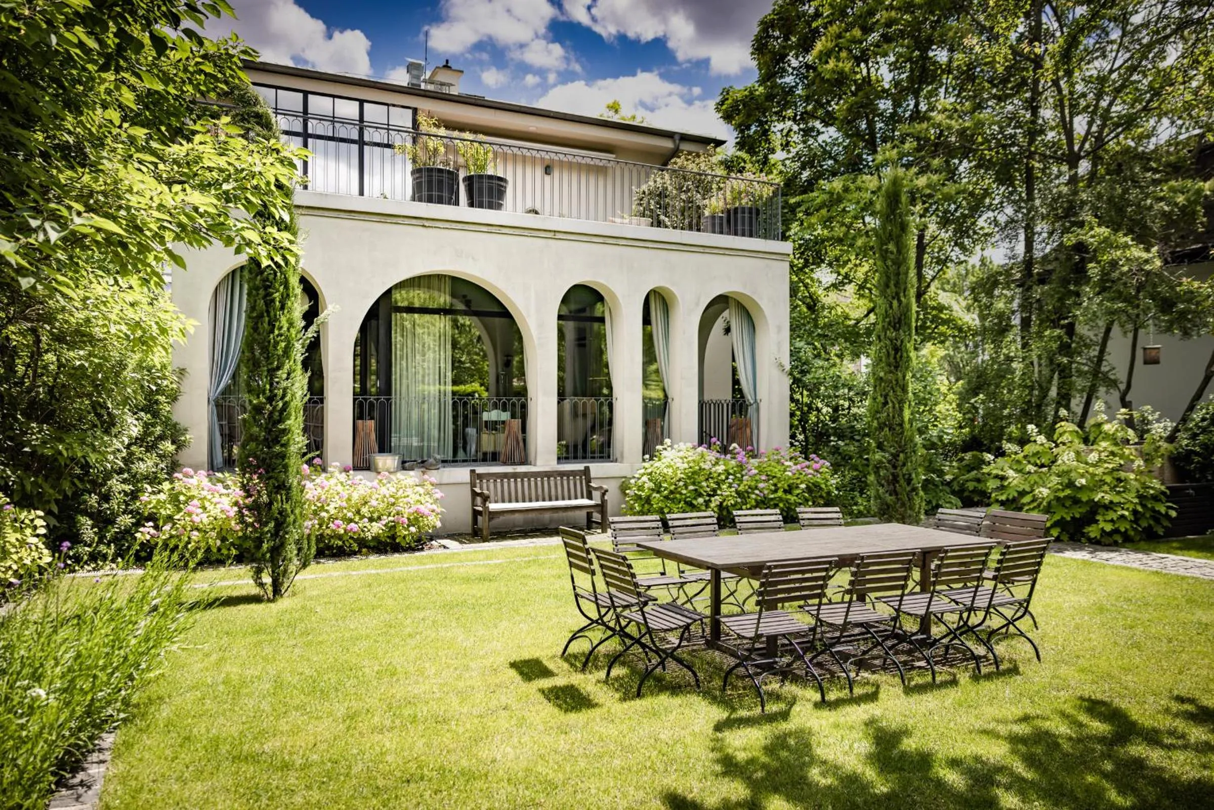 Property building in Bagatelle Gardenhouse