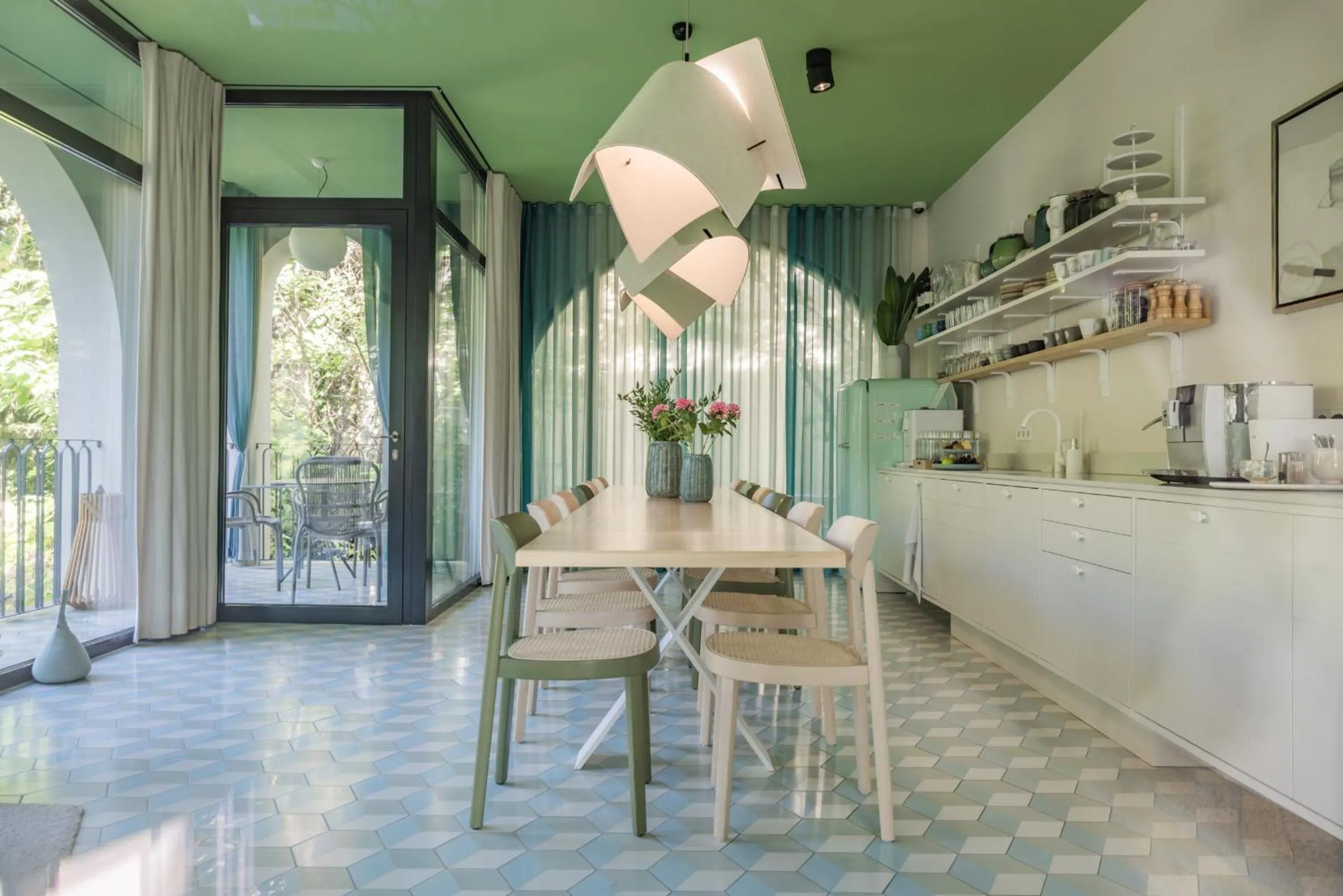 Restaurant/places to eat in Bagatelle Gardenhouse