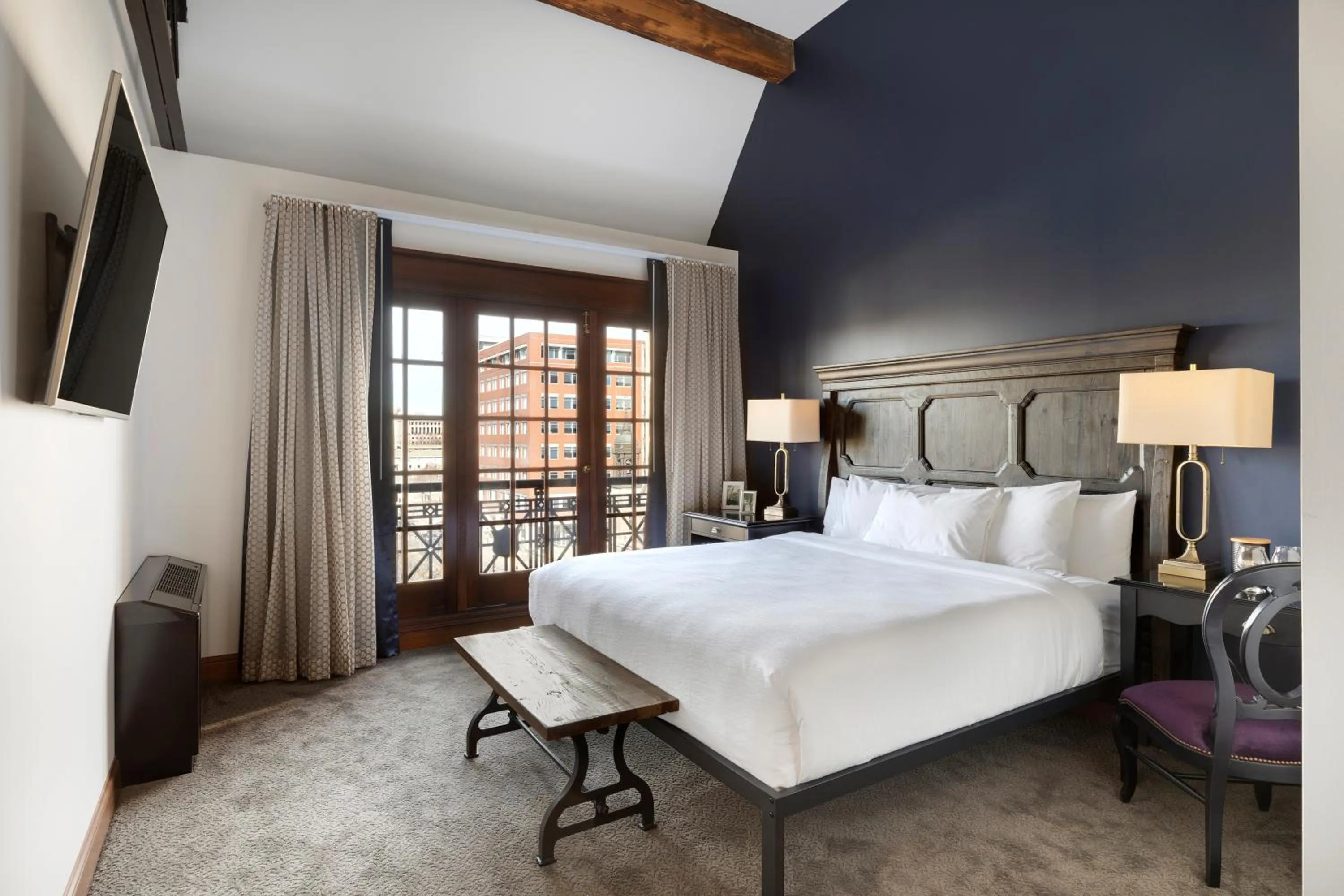 Bed in Celeste of St Paul