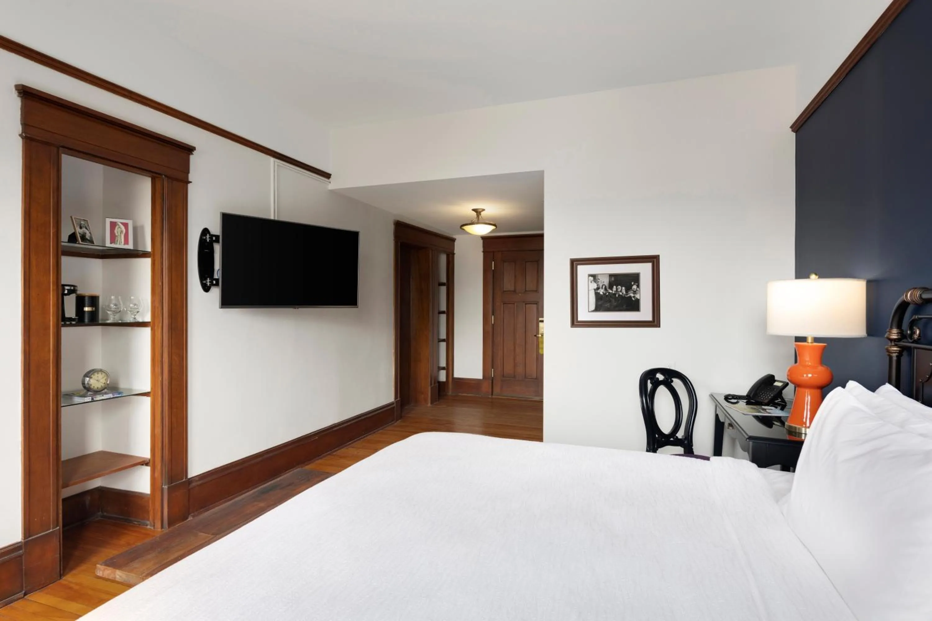 Bed in Celeste of St Paul