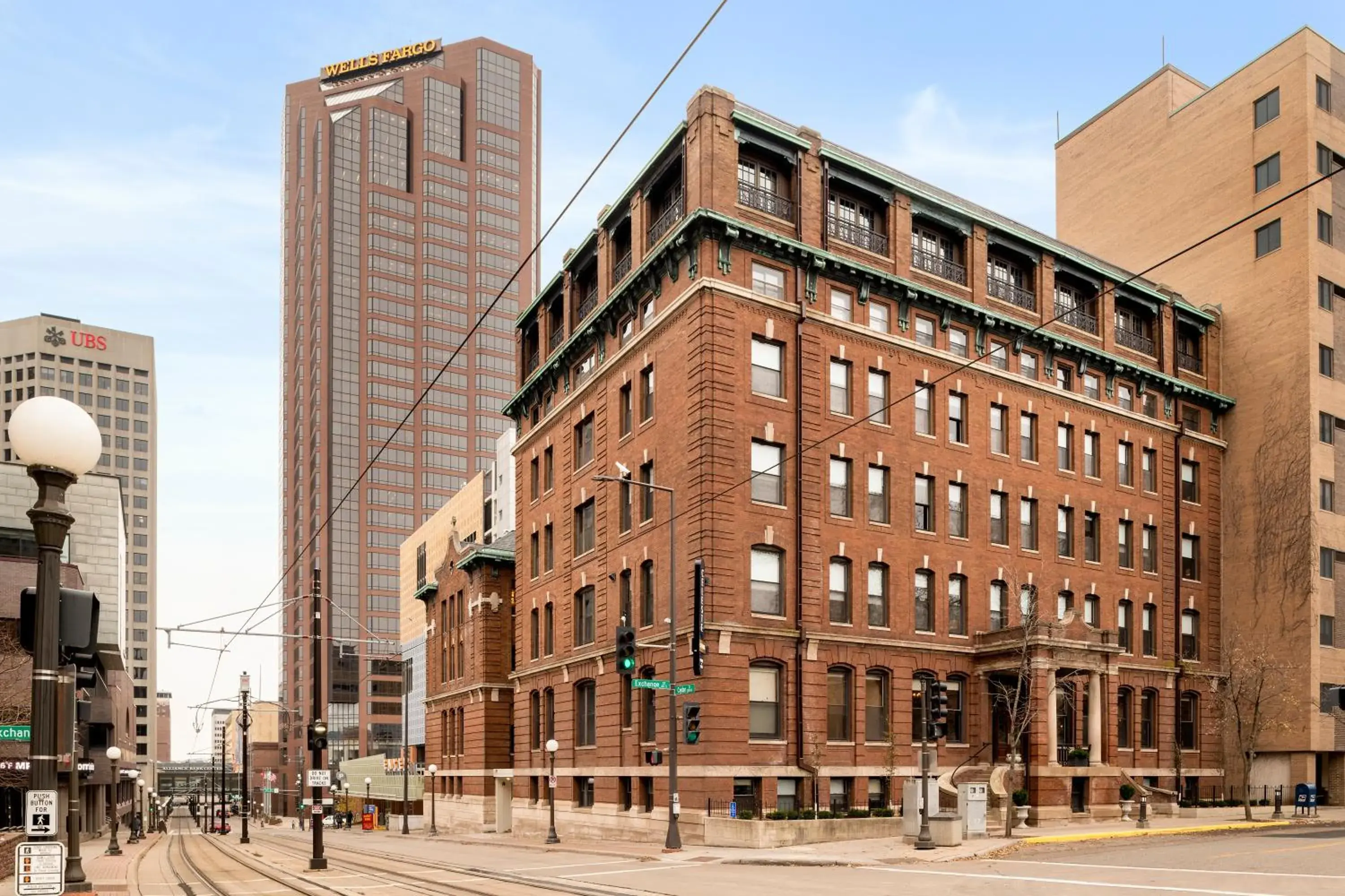 Property building in Celeste of St Paul Property building in Celeste of St Paul