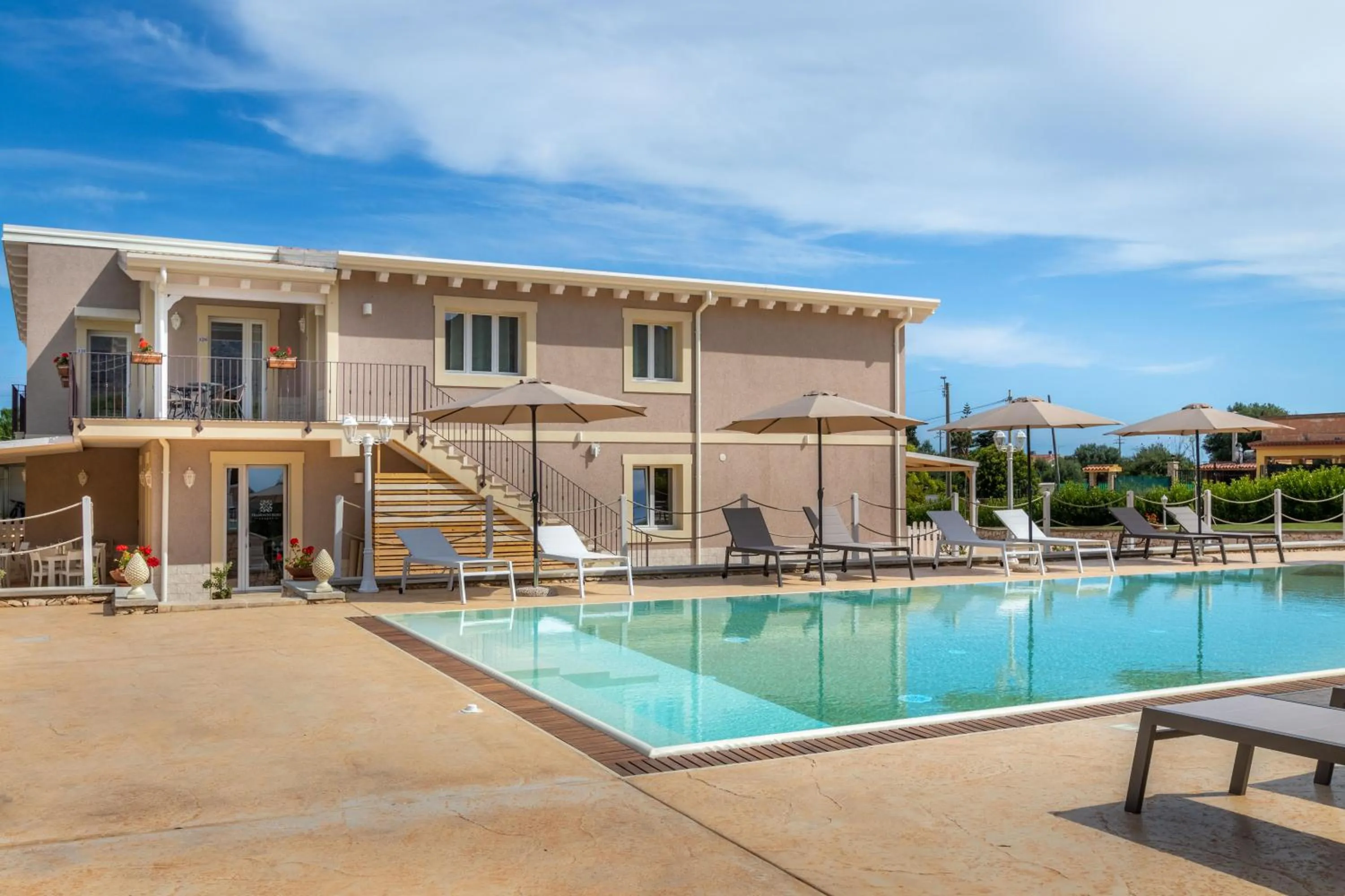 Swimming pool in Tramonto Ibleo Resort