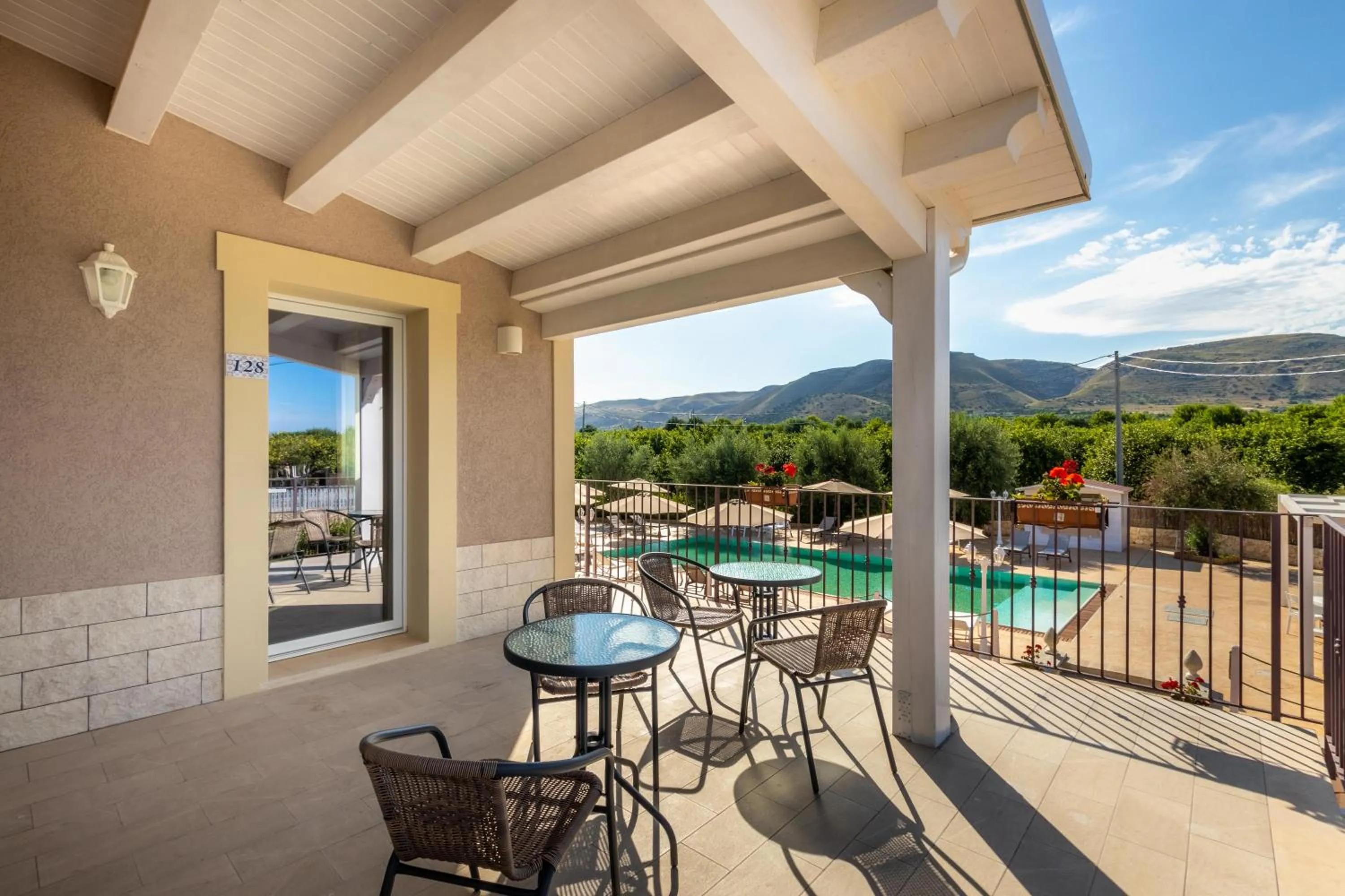 Patio in Tramonto Ibleo Resort