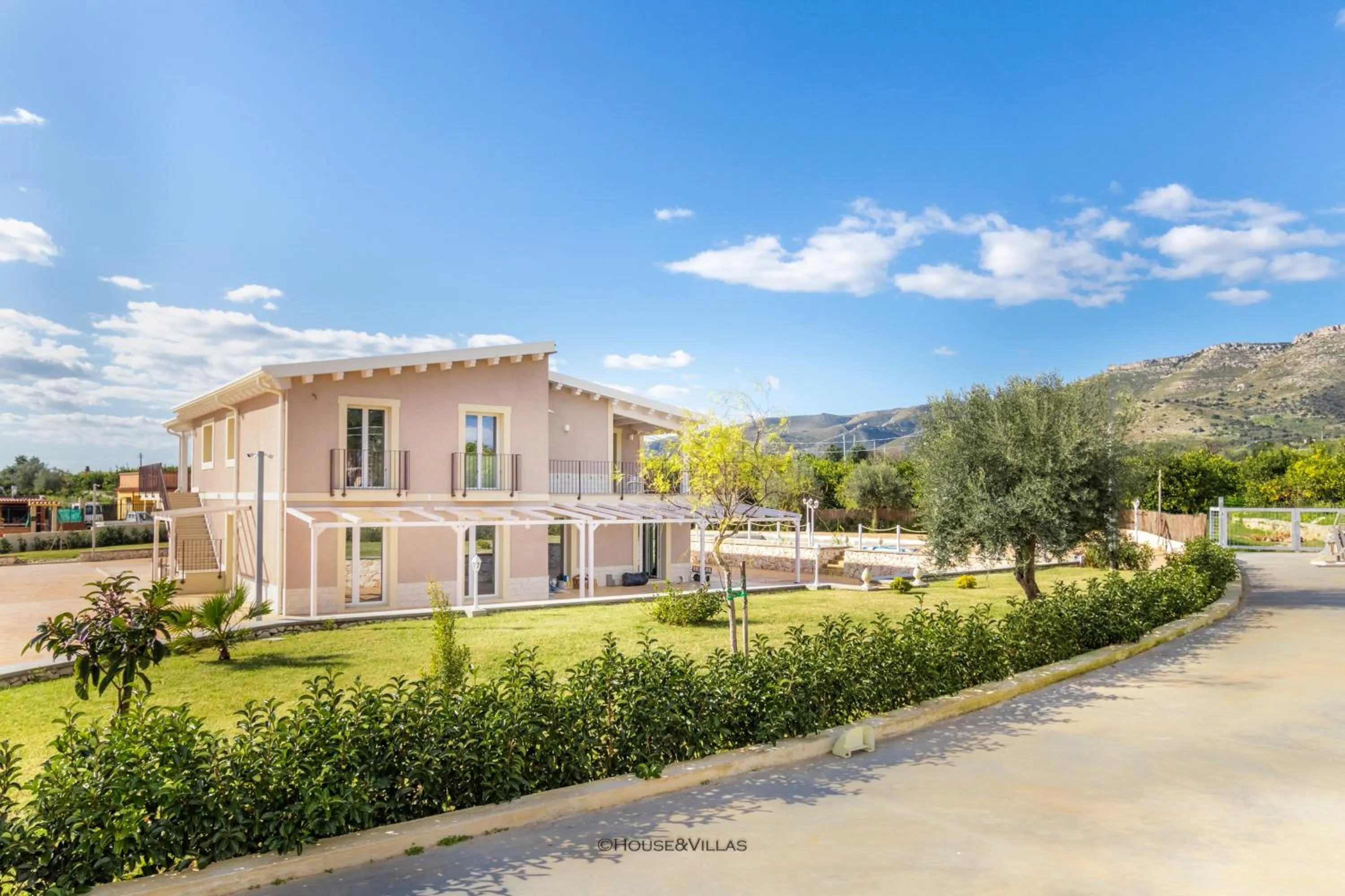 Swimming pool in Tramonto Ibleo Resort