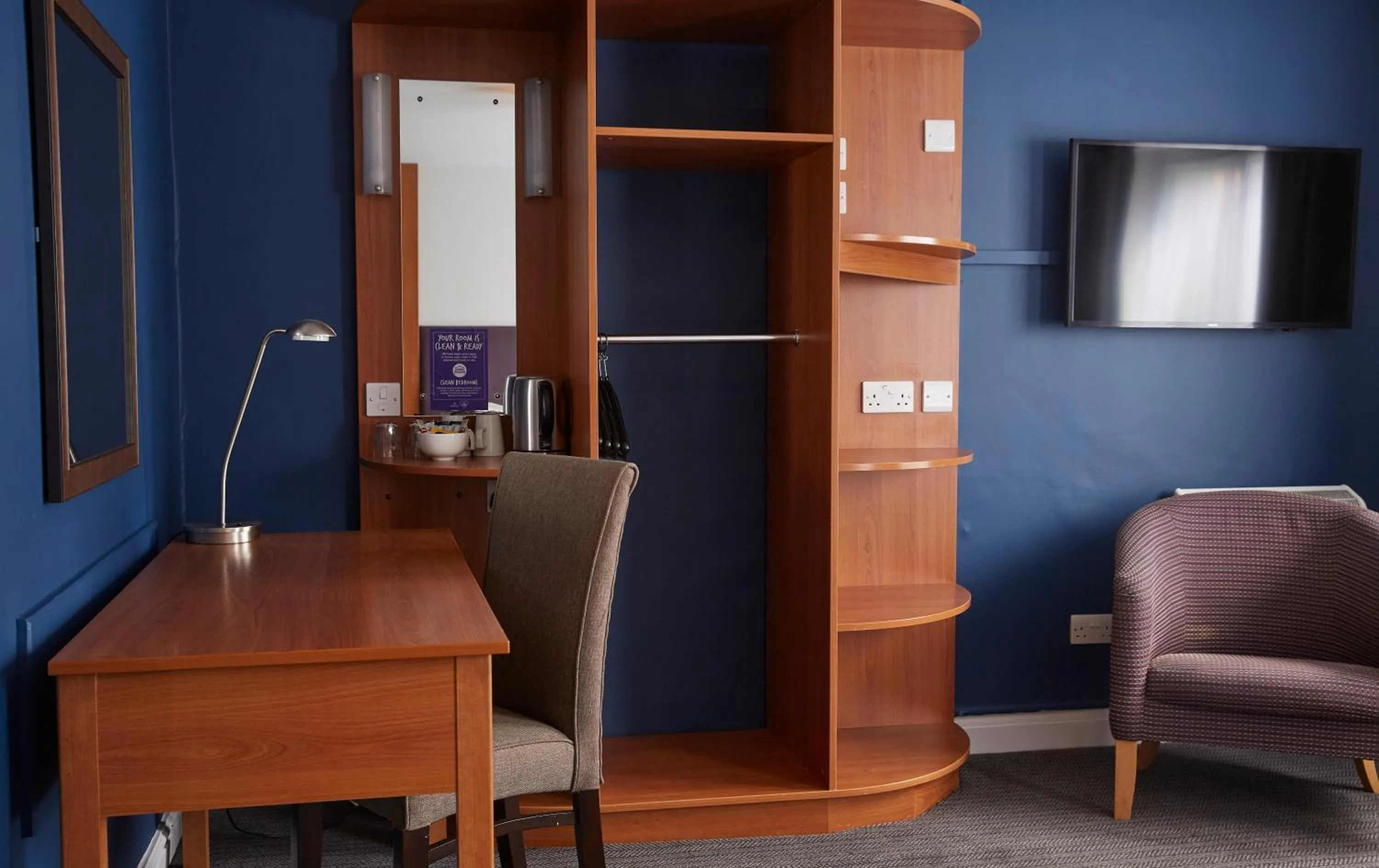 TV and multimedia in The Bowman by Greene King Inns