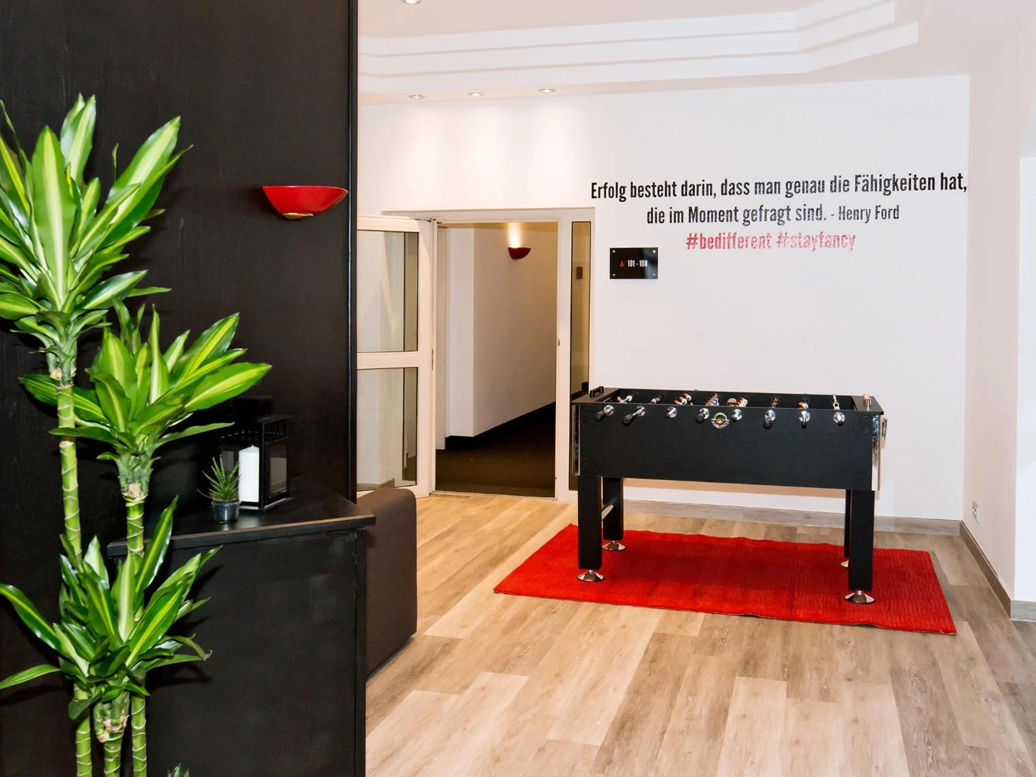 Lobby or reception in DORMERO Hotel München-Kirchheim Messe