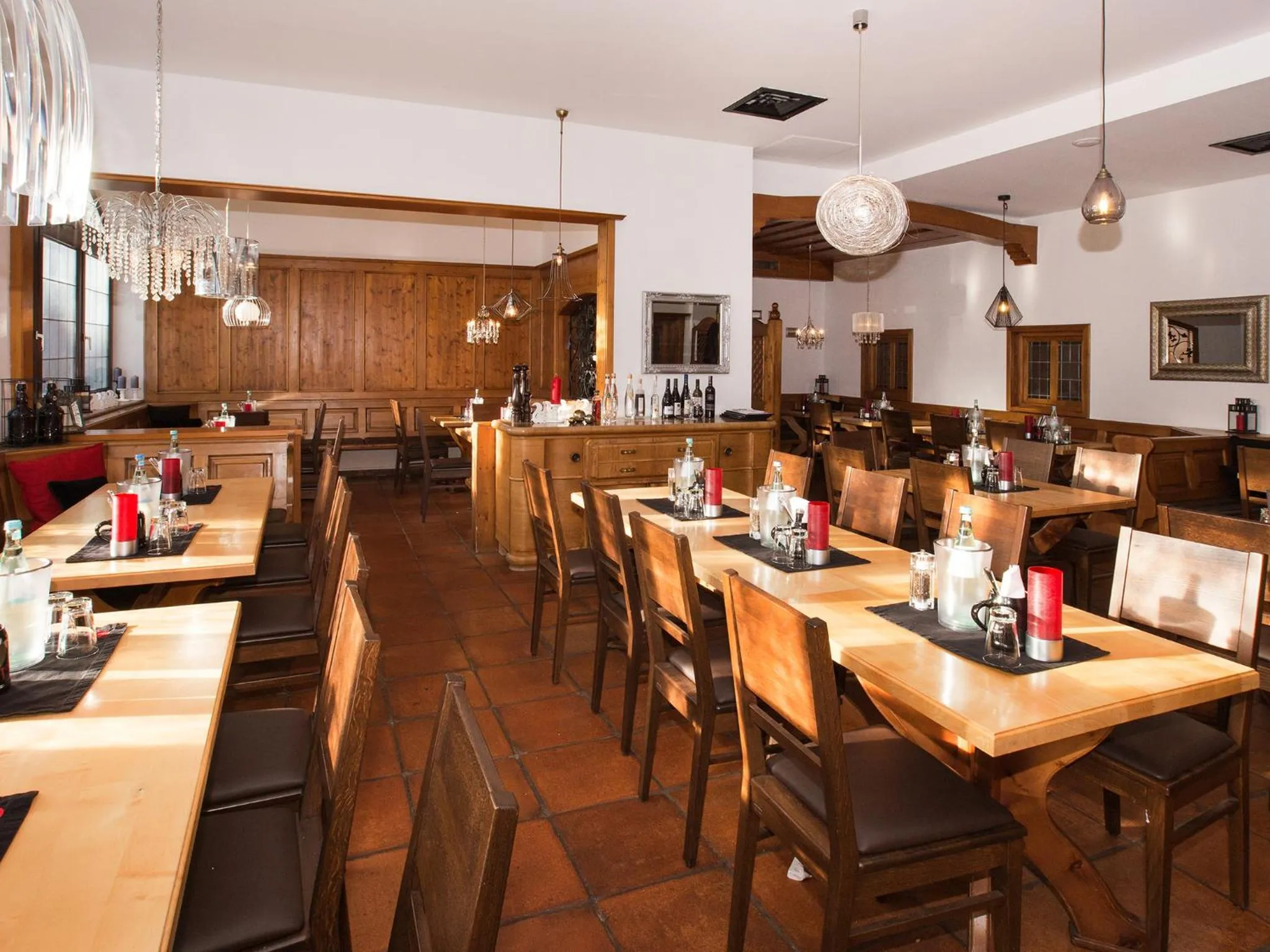 Restaurant/places to eat in DORMERO Hotel München-Kirchheim Messe