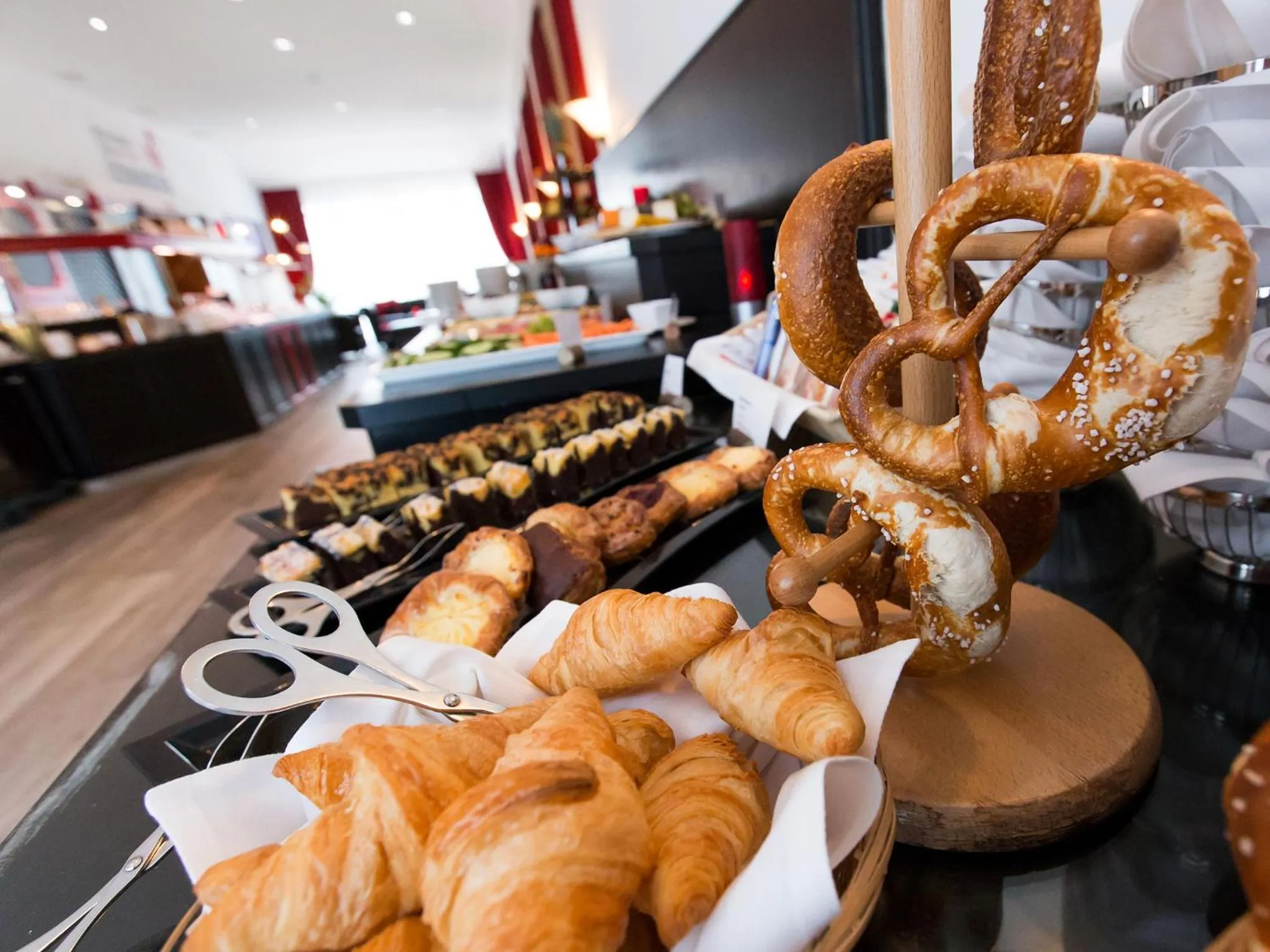 Buffet breakfast in DORMERO Hotel München-Kirchheim Messe