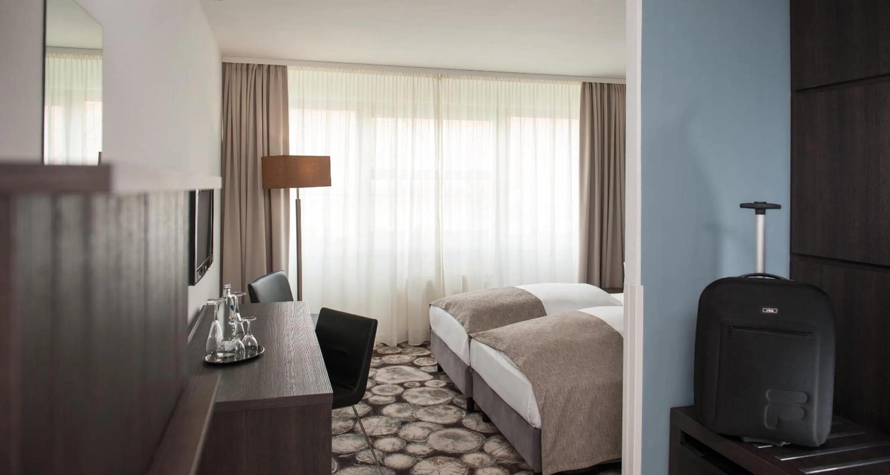 Photo of the whole room, Bed in Victor's Residenz-Hotel Berlin Tegel