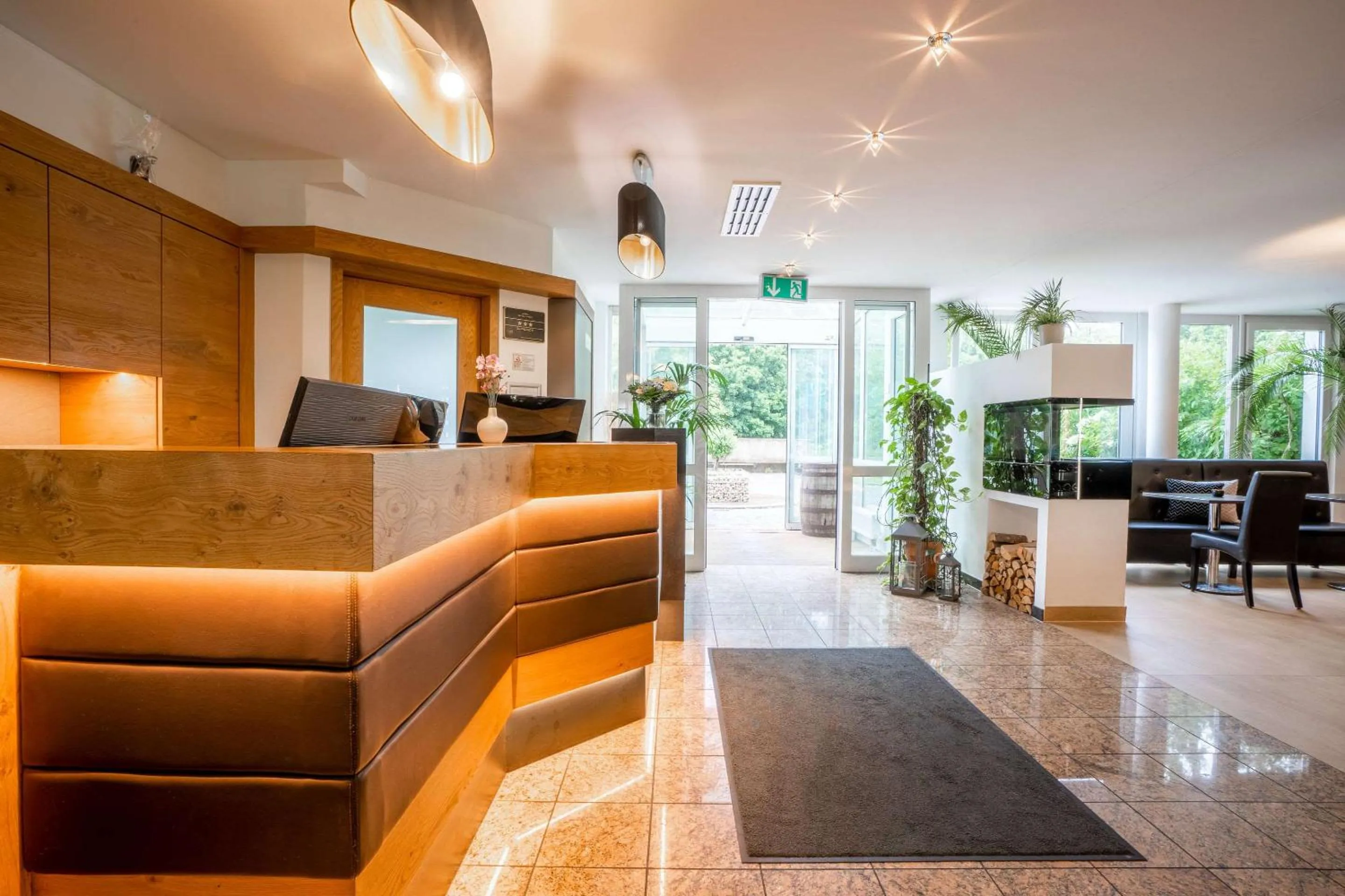 Lobby or reception in Quality Hotel & Suites Muenchen Messe
