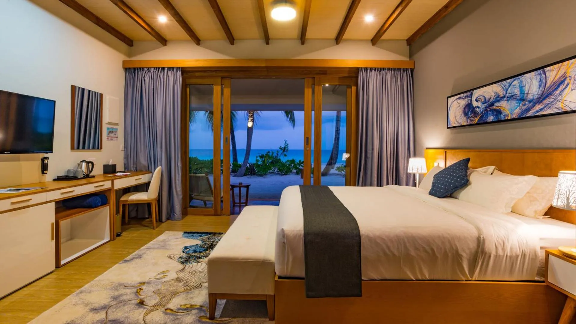 Bedroom, Bed in Fiyavalhu Resort Maldives