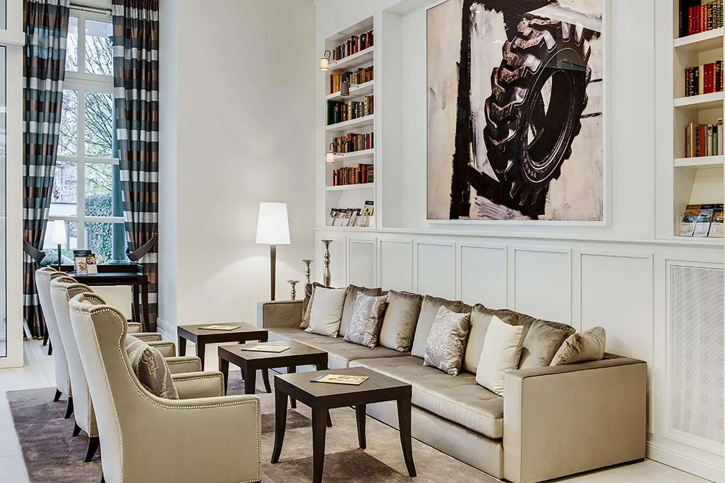 Lobby or reception in Dorint Parkhotel Meißen