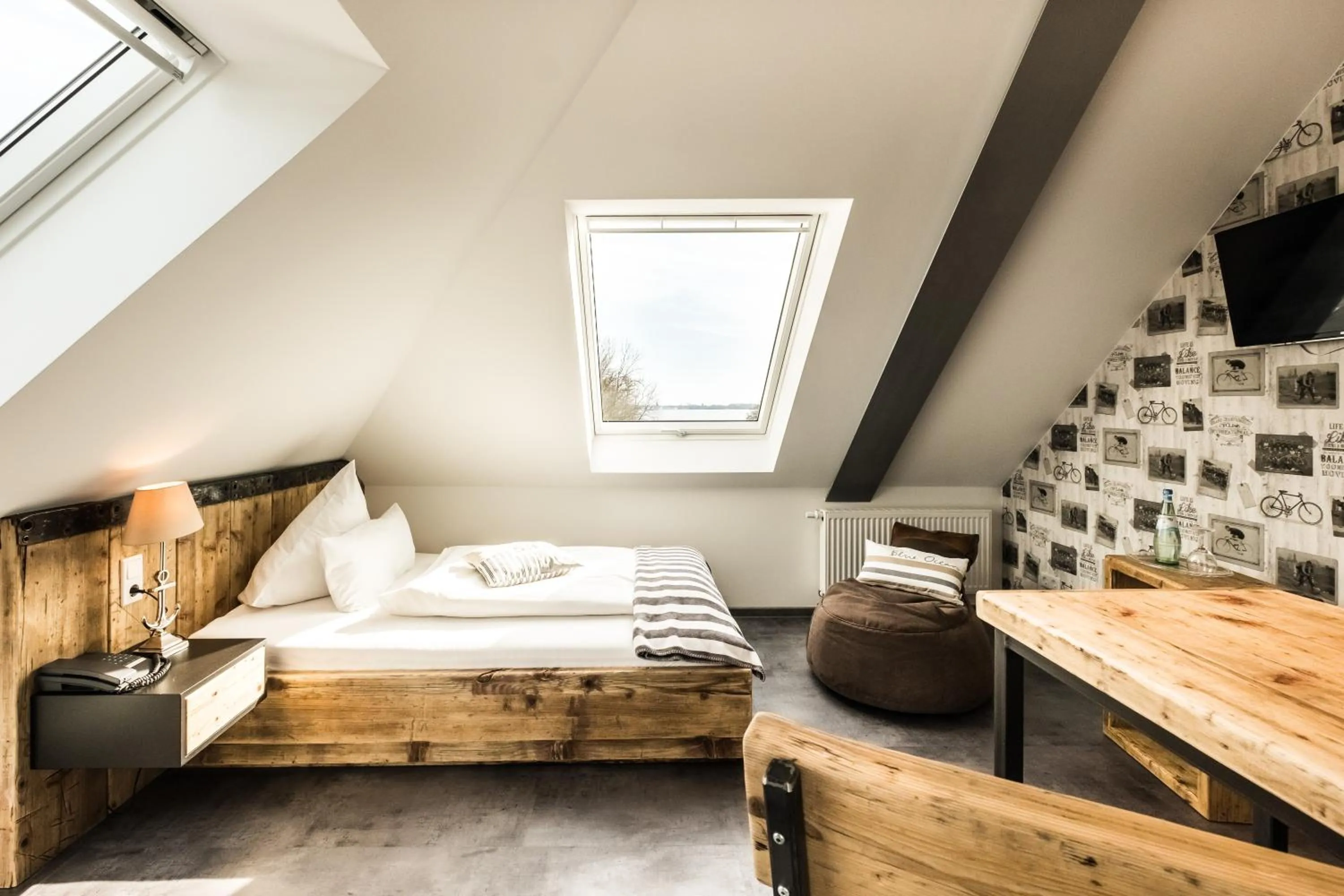 Photo of the whole room, Bed in Das 53°Hotel