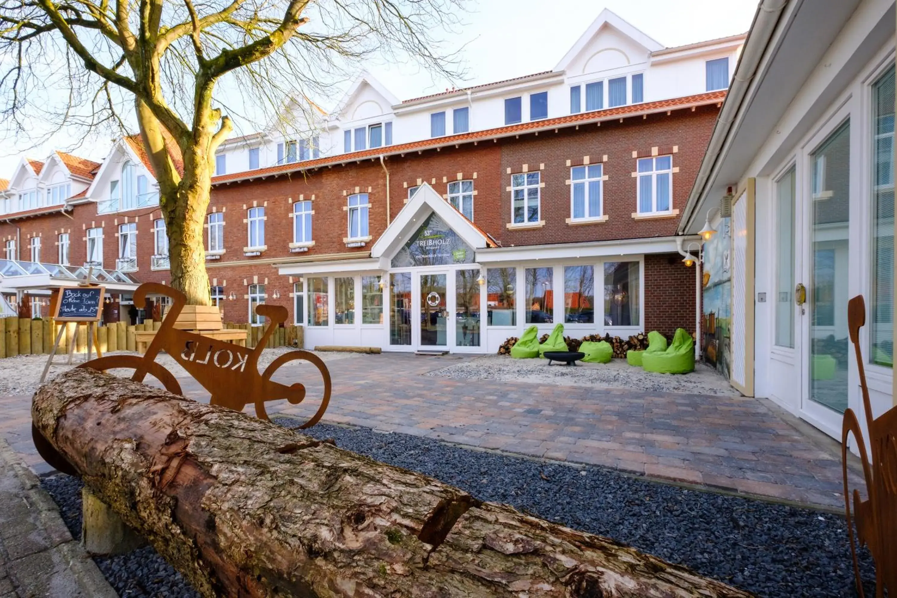 Facade/entrance in Das 53°Hotel Facade/entrance in Das 53°Hotel