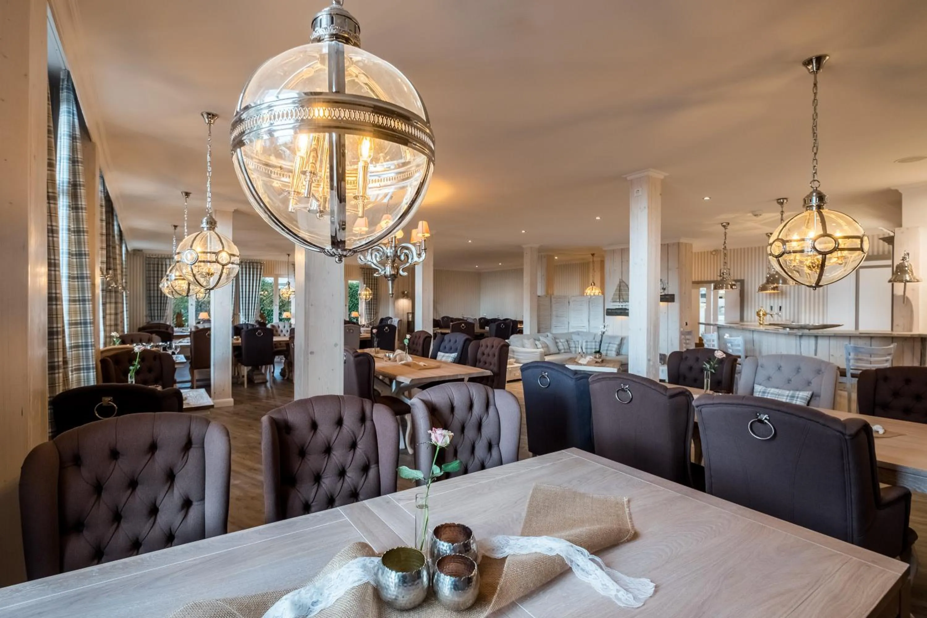 Restaurant/places to eat in Das 53°Hotel