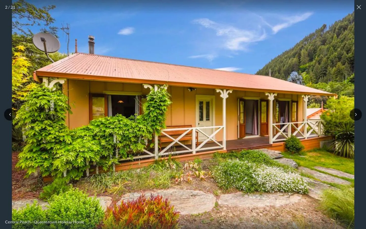 Central Peach - Queenstown Holiday Home