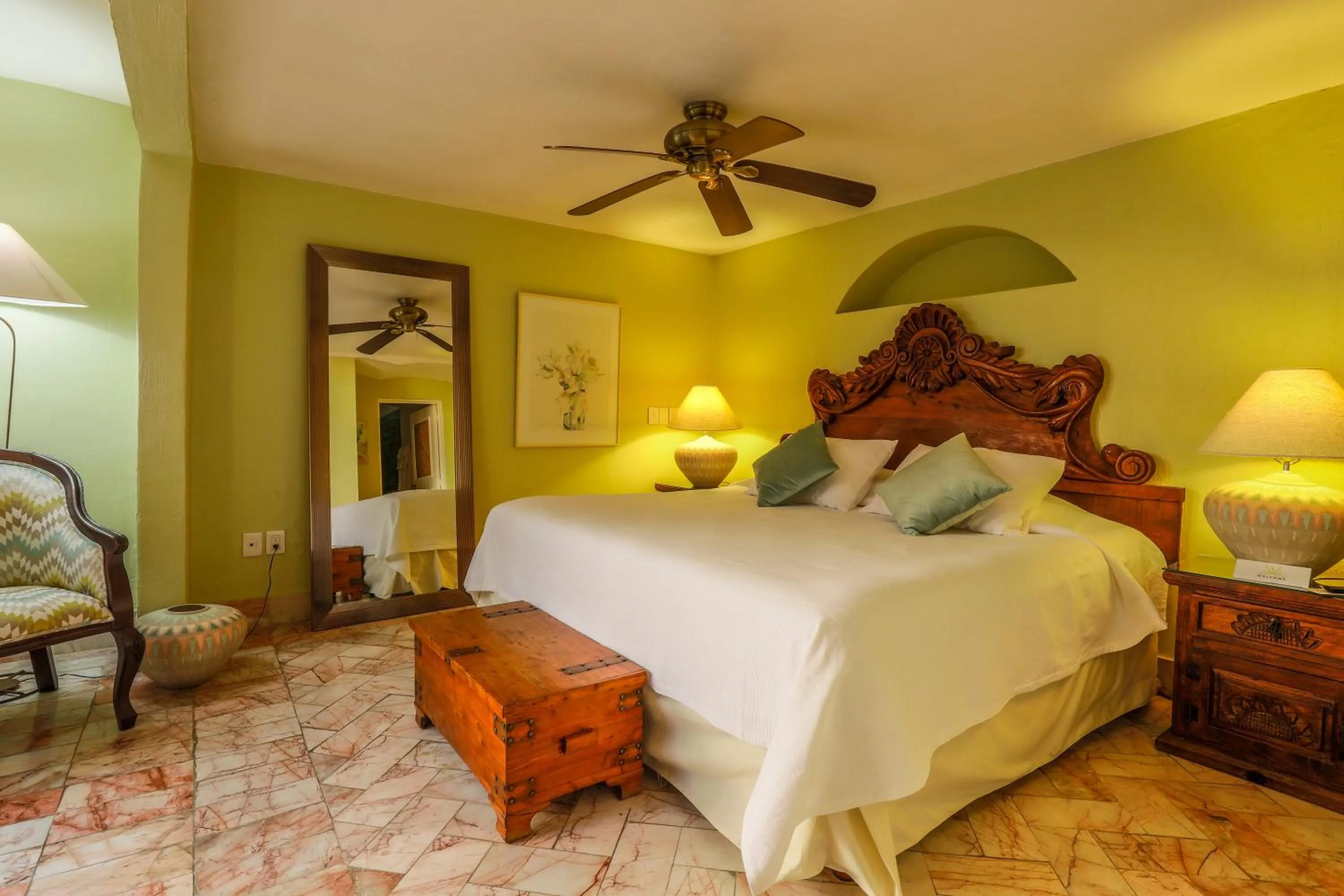 Kitchen or kitchenette, Bed in Casa del Sol Inn