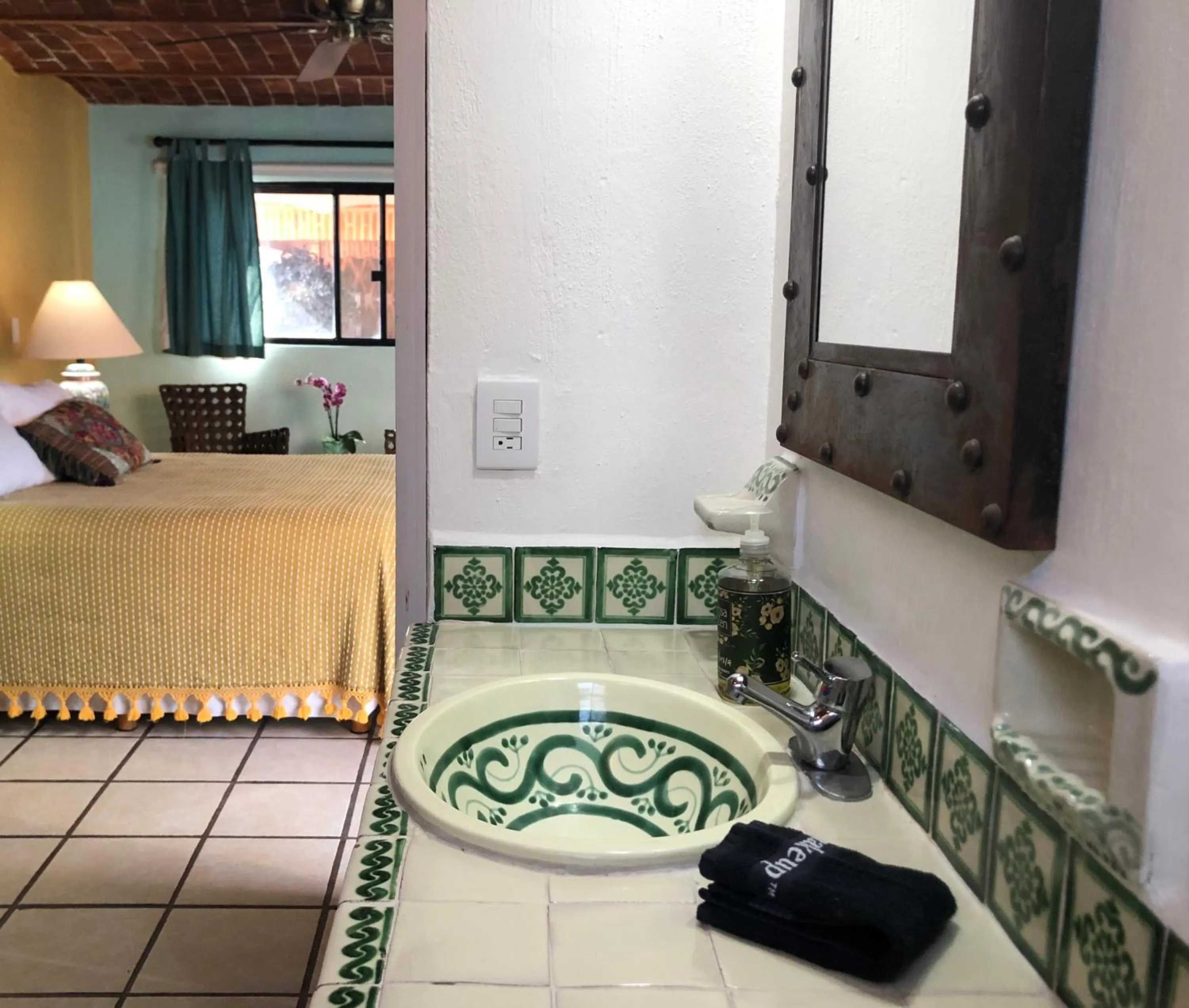Bathroom, Bed in Casa del Sol Inn