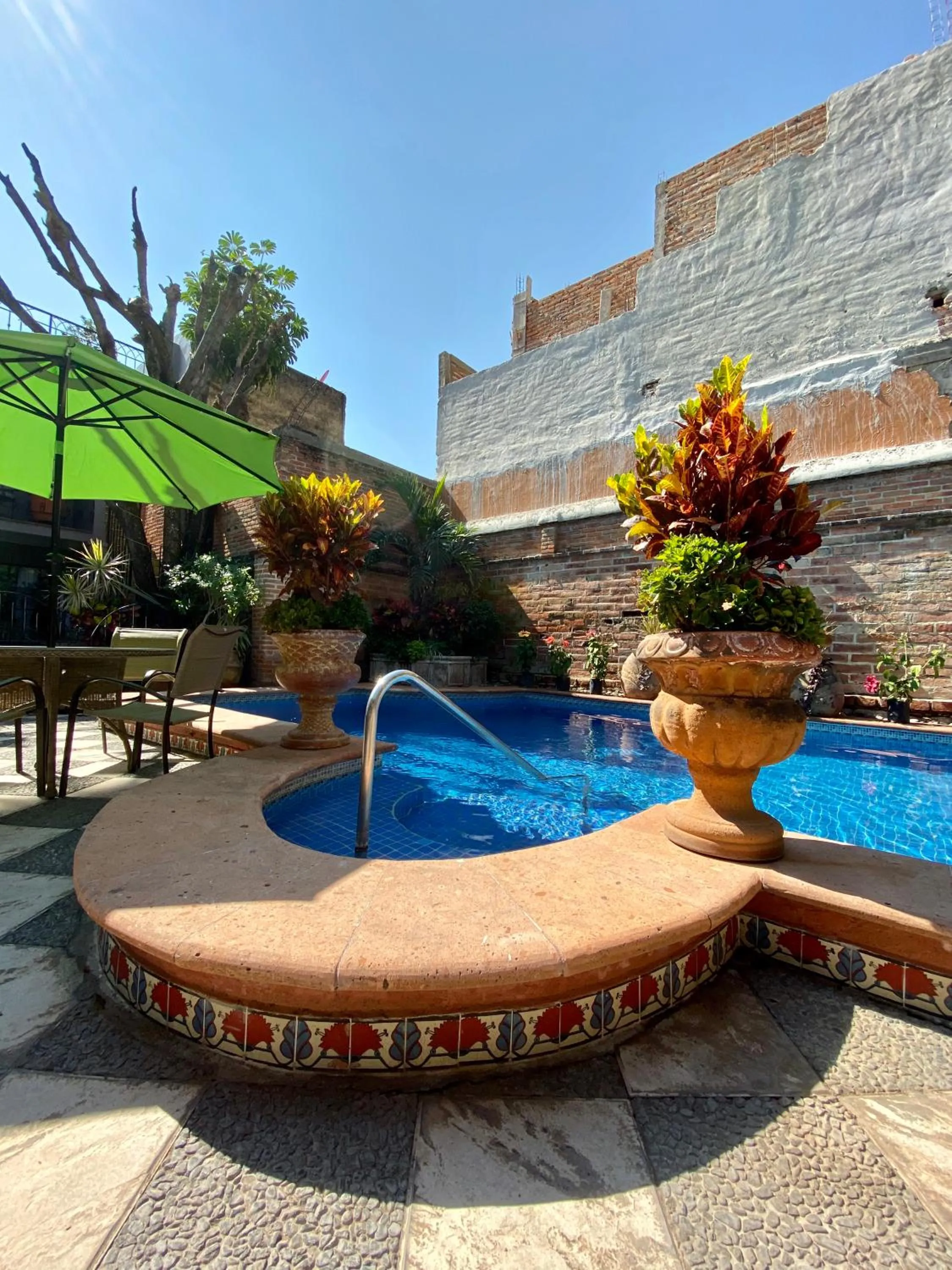 Swimming pool in Casa del Sol Inn