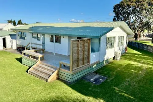 Waihi Getaway - Waihi Beach Holiday Home