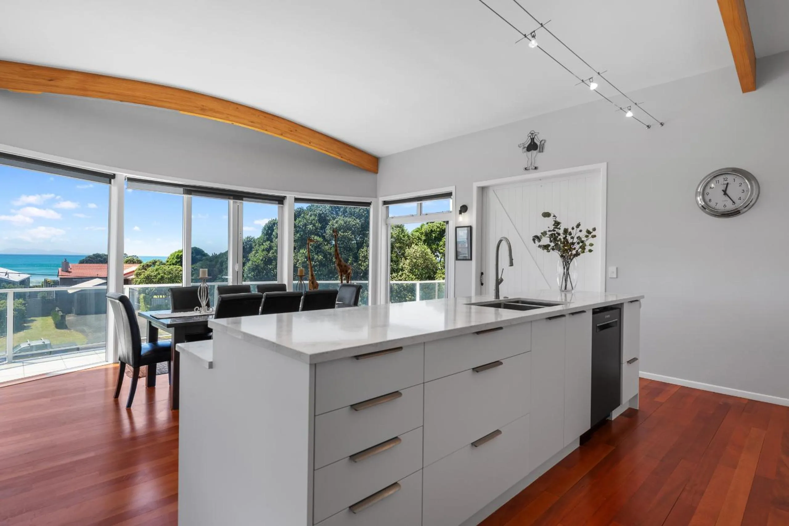 Sea Shells By The Shaw - Waihi Beach Holiday Home