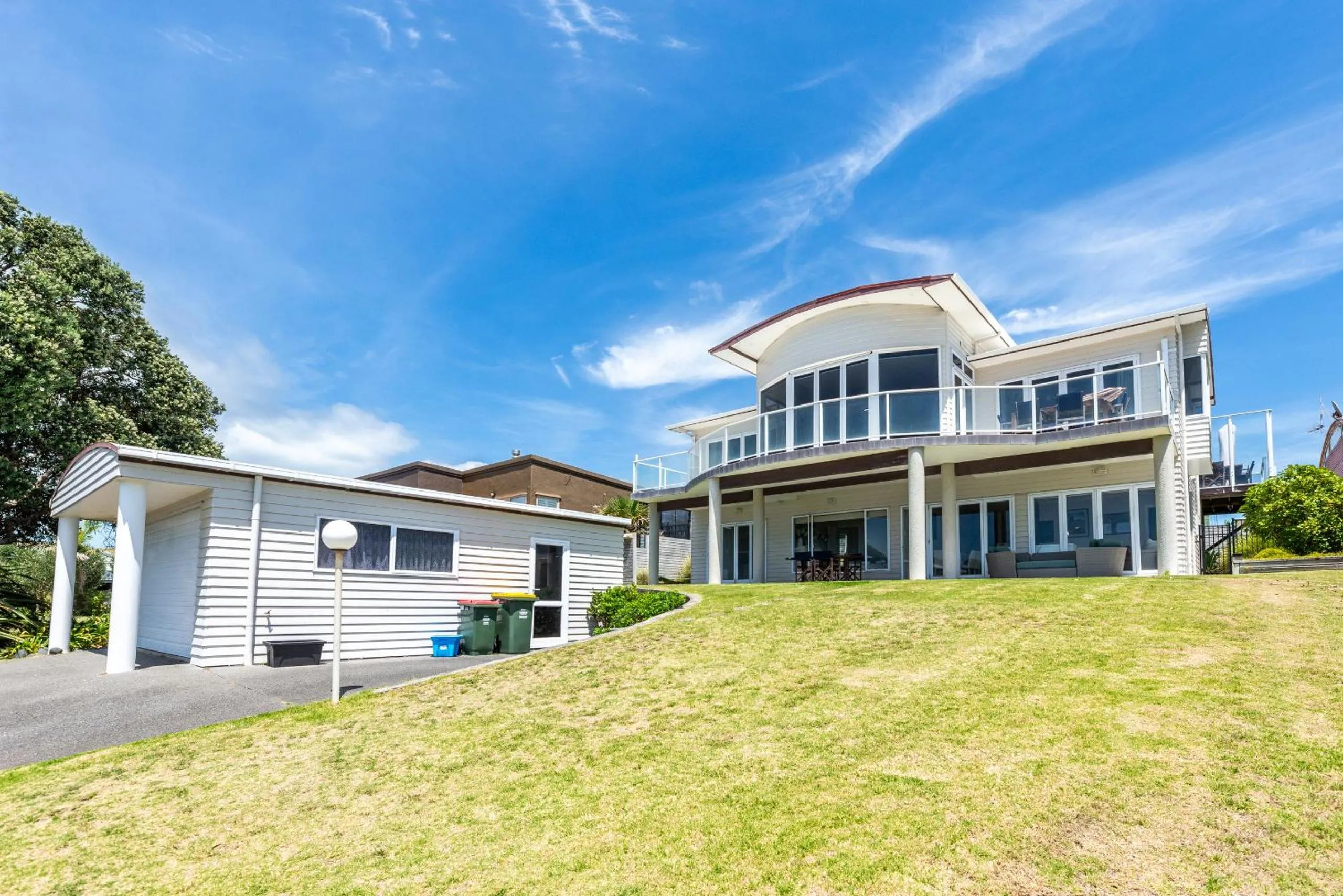 Sea Shells By The Shaw - Waihi Beach Holiday Home