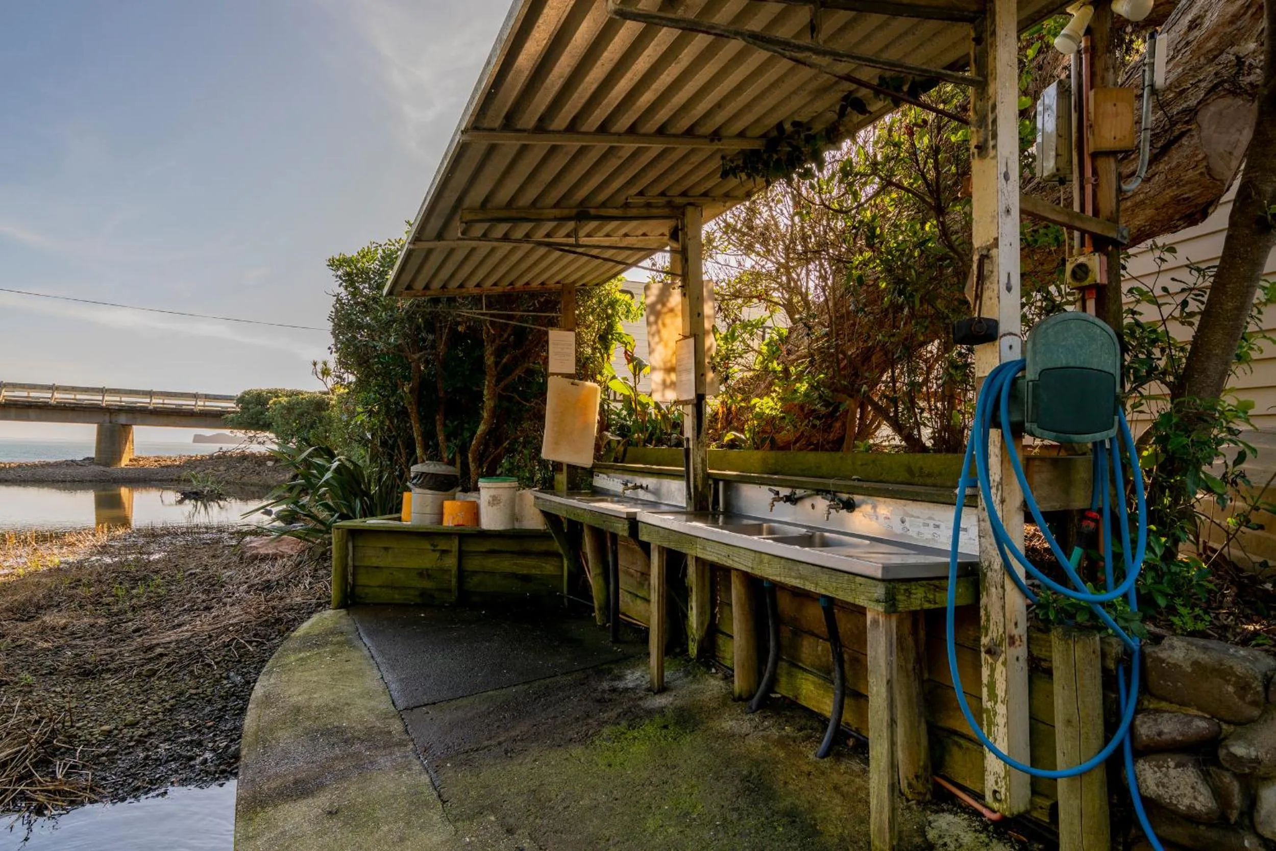 Area and facilities in Anglers Lodge