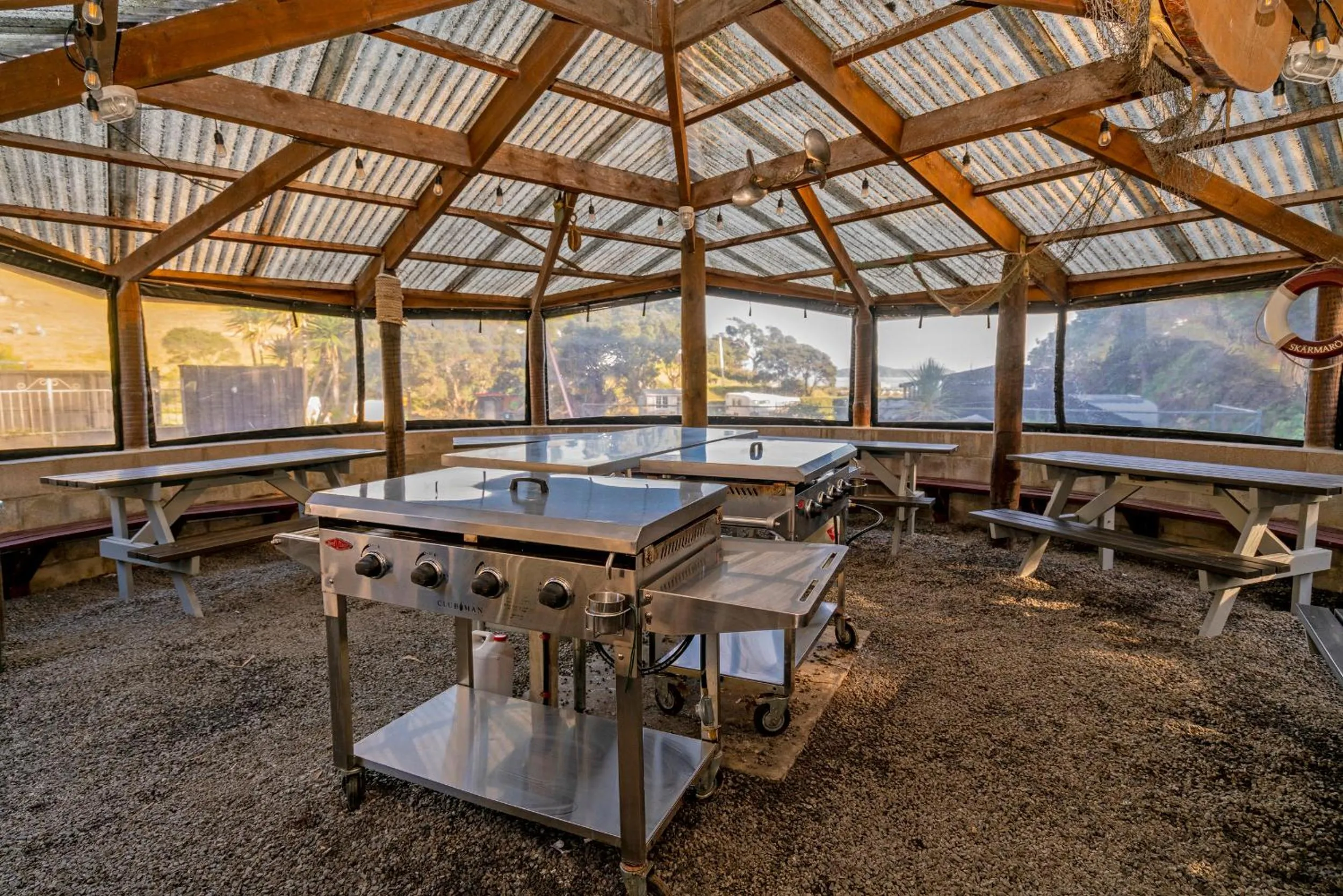 BBQ facilities in Anglers Lodge