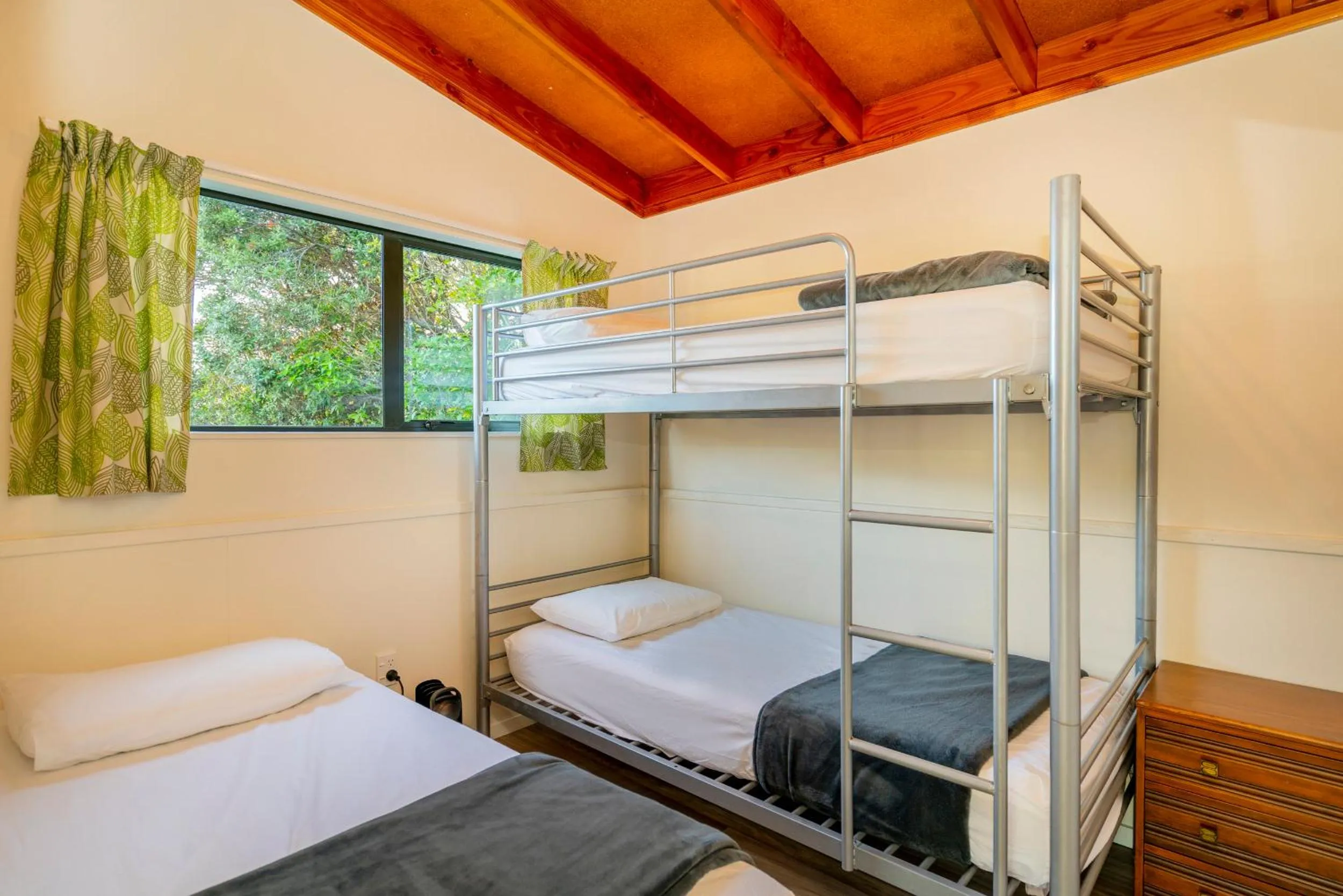 bunk bed, Bed in Anglers Lodge