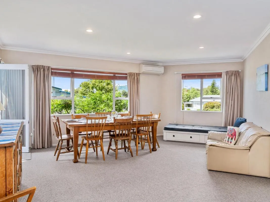 Family at Wharewaka - Wharewaka Holiday Home
