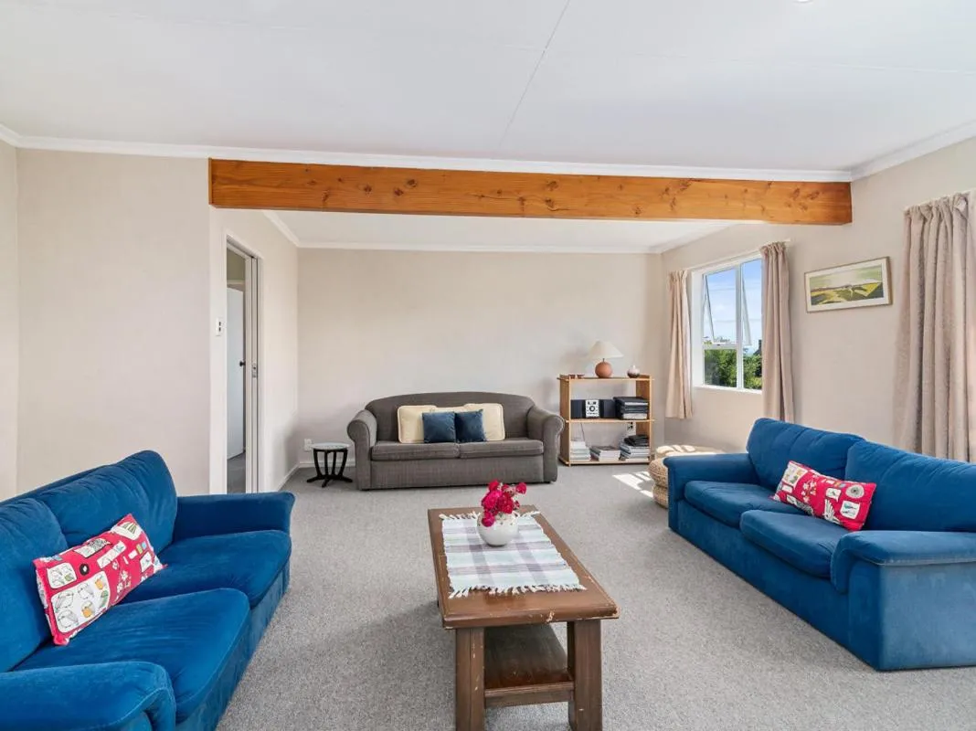 Family at Wharewaka - Wharewaka Holiday Home