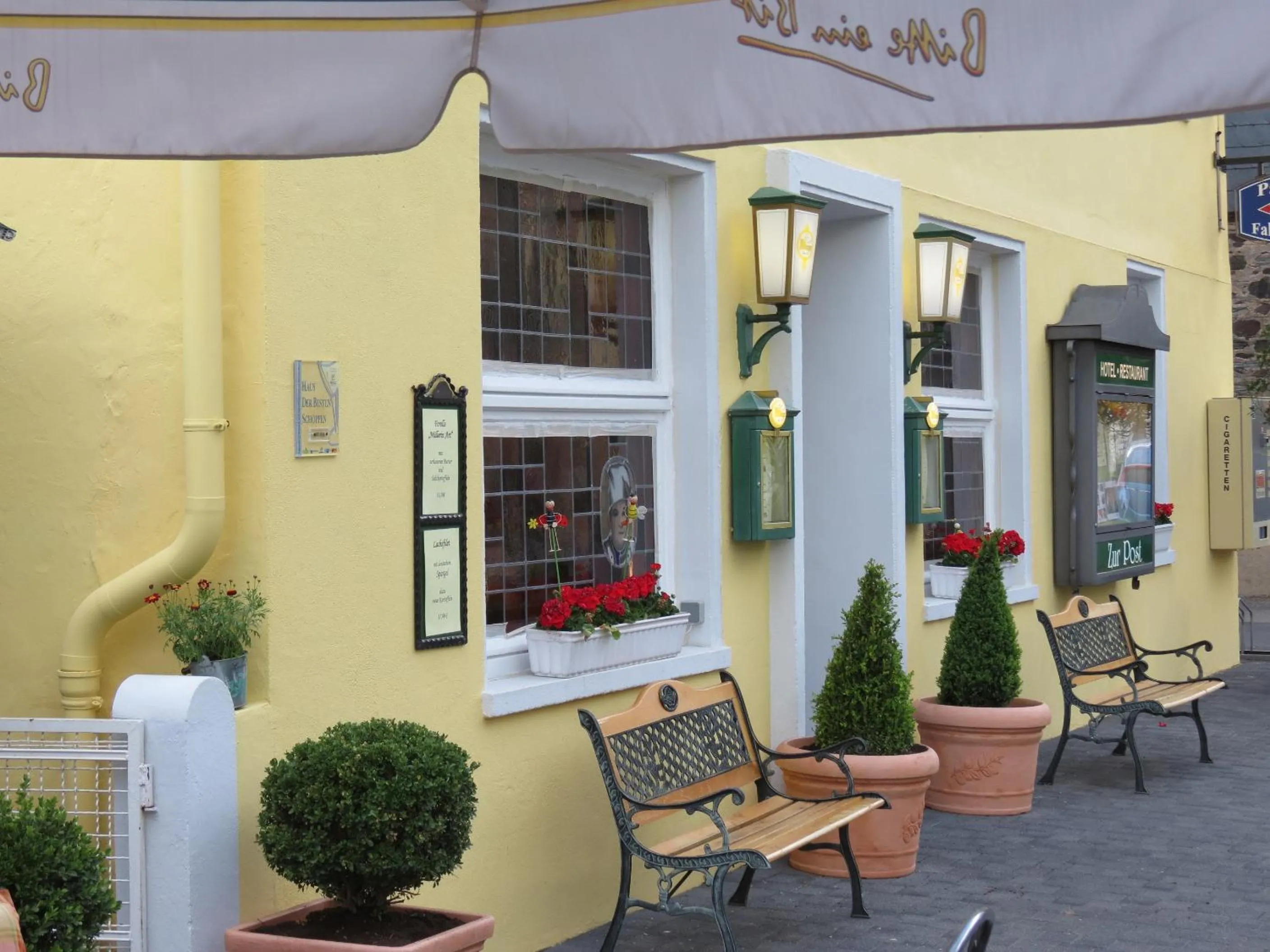 Facade/entrance in Hotel zur Post