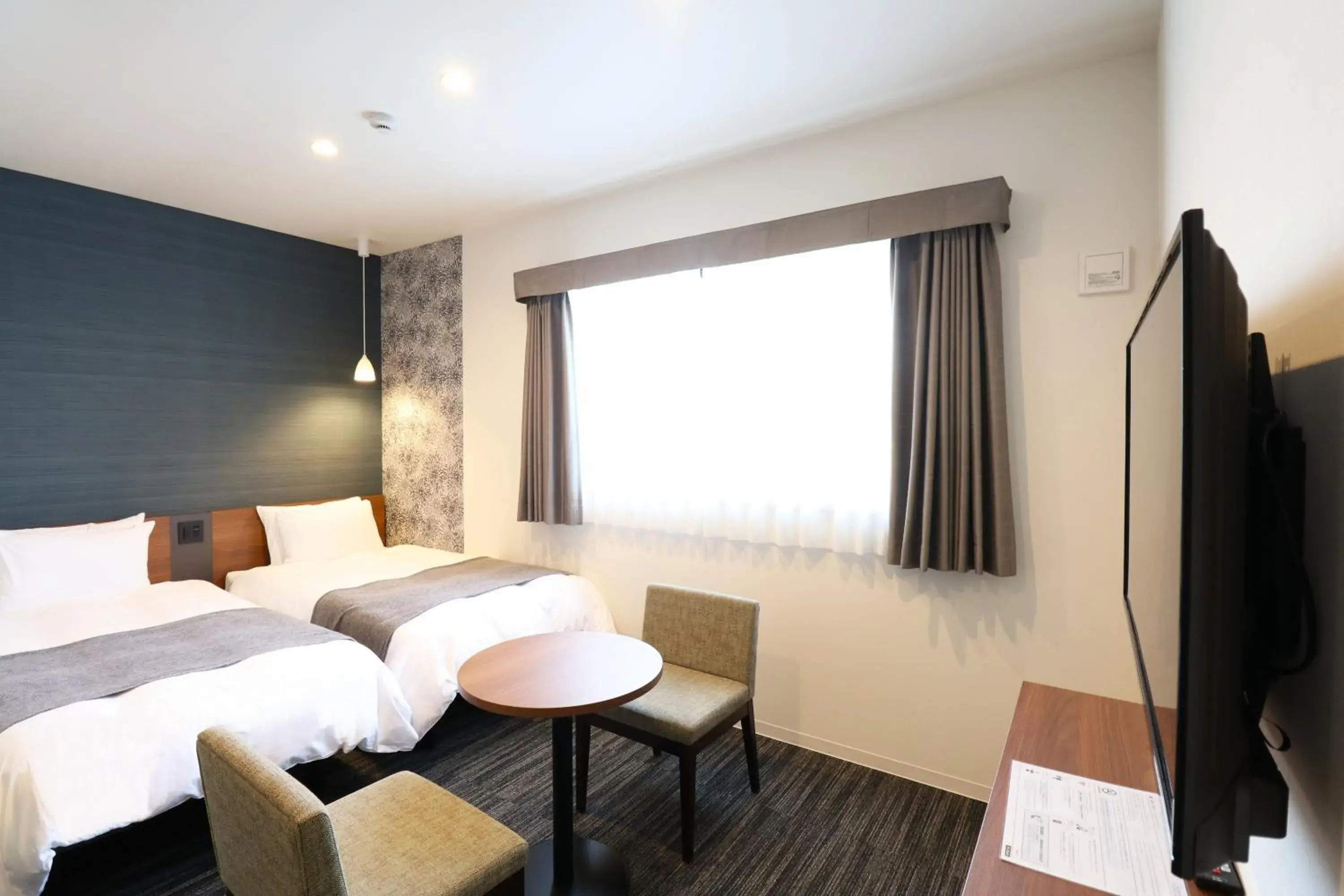 Photo of the whole room, Bed in M's Hotel Nijojo Oike Photo of the whole room, Bed in M's Hotel Nijojo Oike