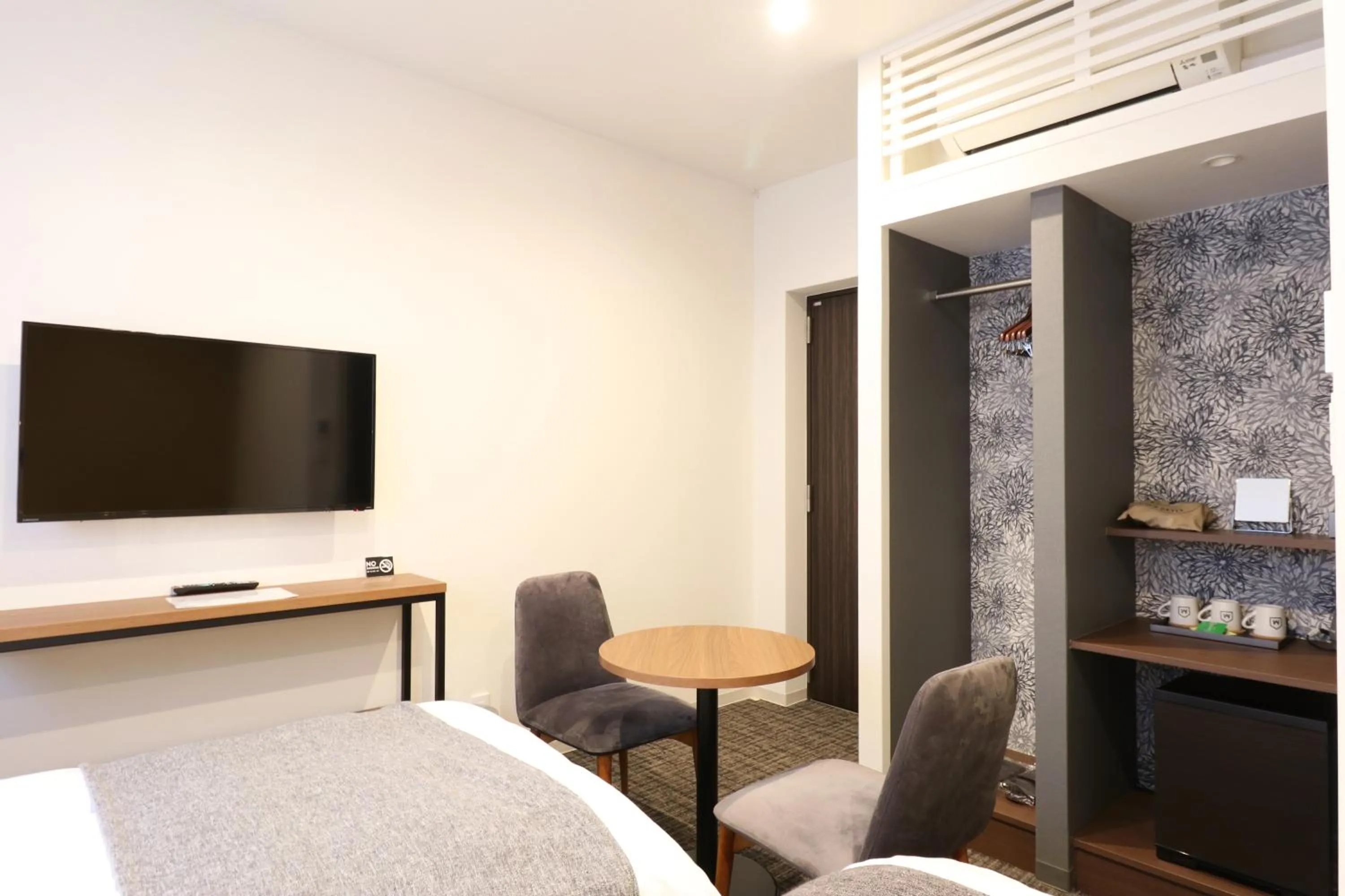 Photo of the whole room in M's Hotel Nijojo Oike