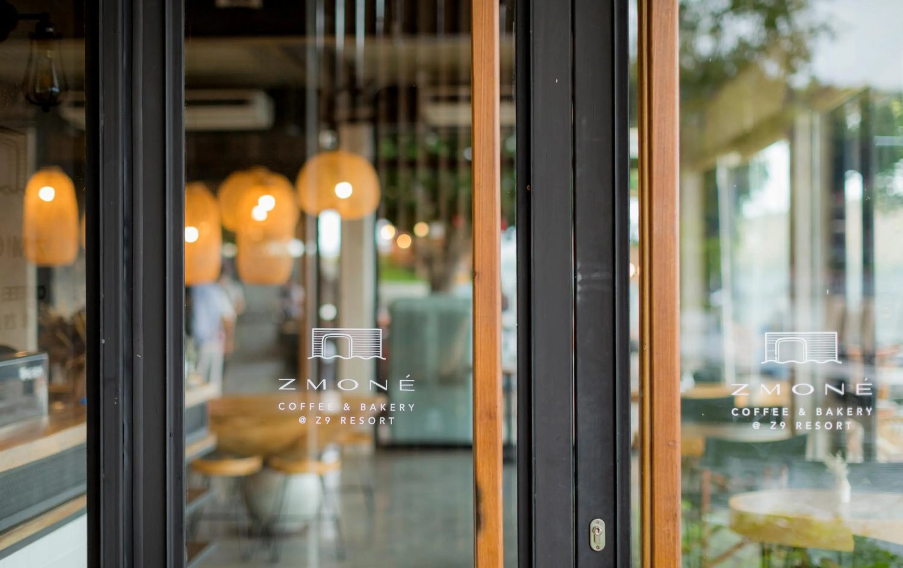 Restaurant/places to eat in Z9 Resort